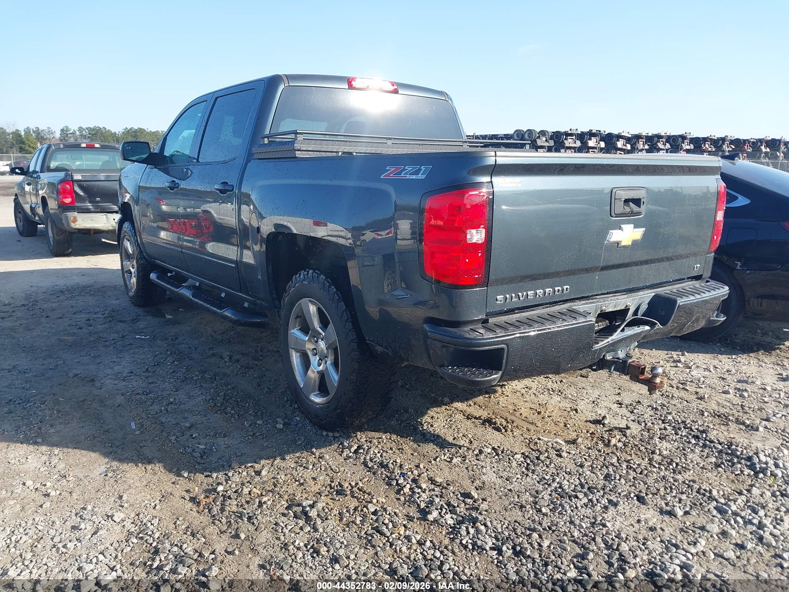 CHEVROLET SILVERADO image 3