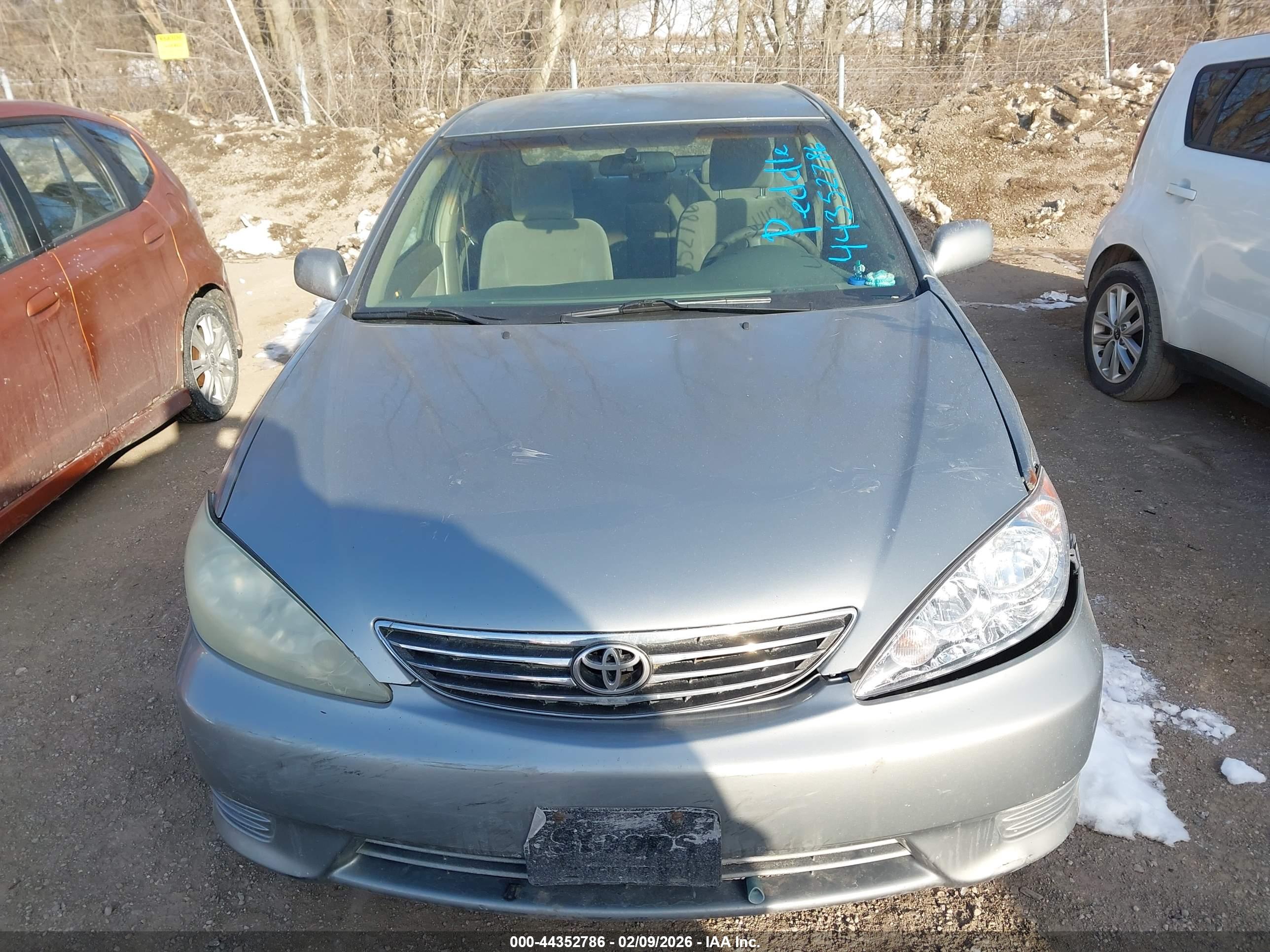 TOYOTA CAMRY image 6