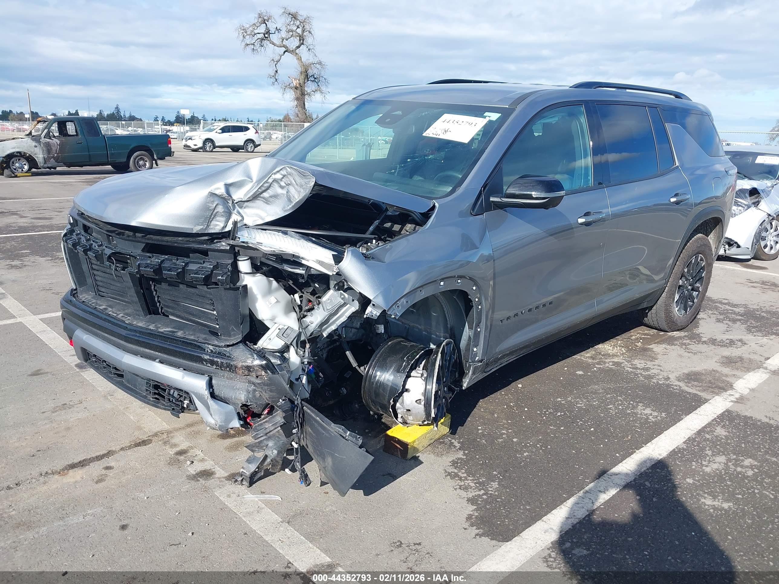 CHEVROLET TRAVERSE image 2