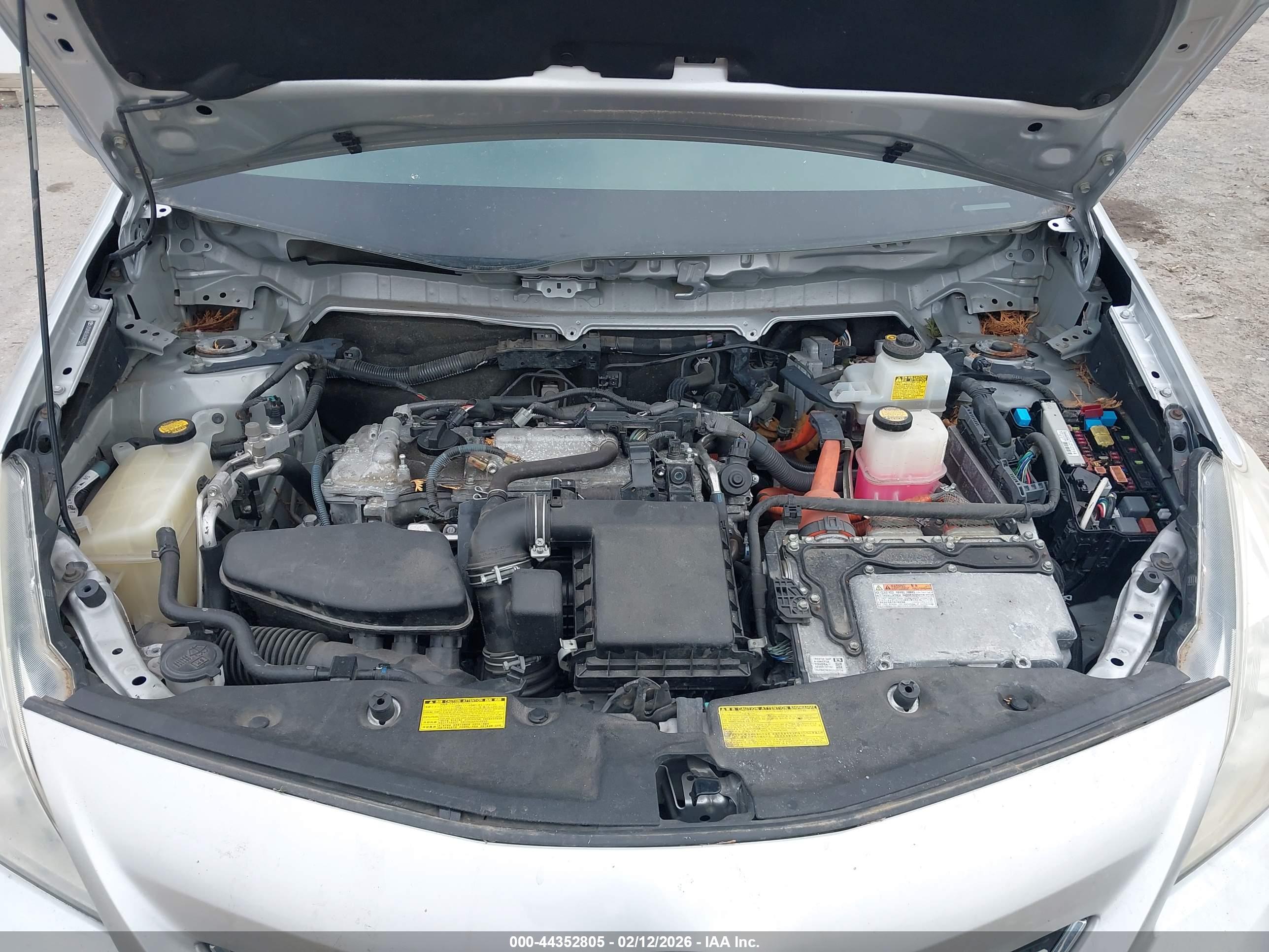 TOYOTA PRIUS image 10