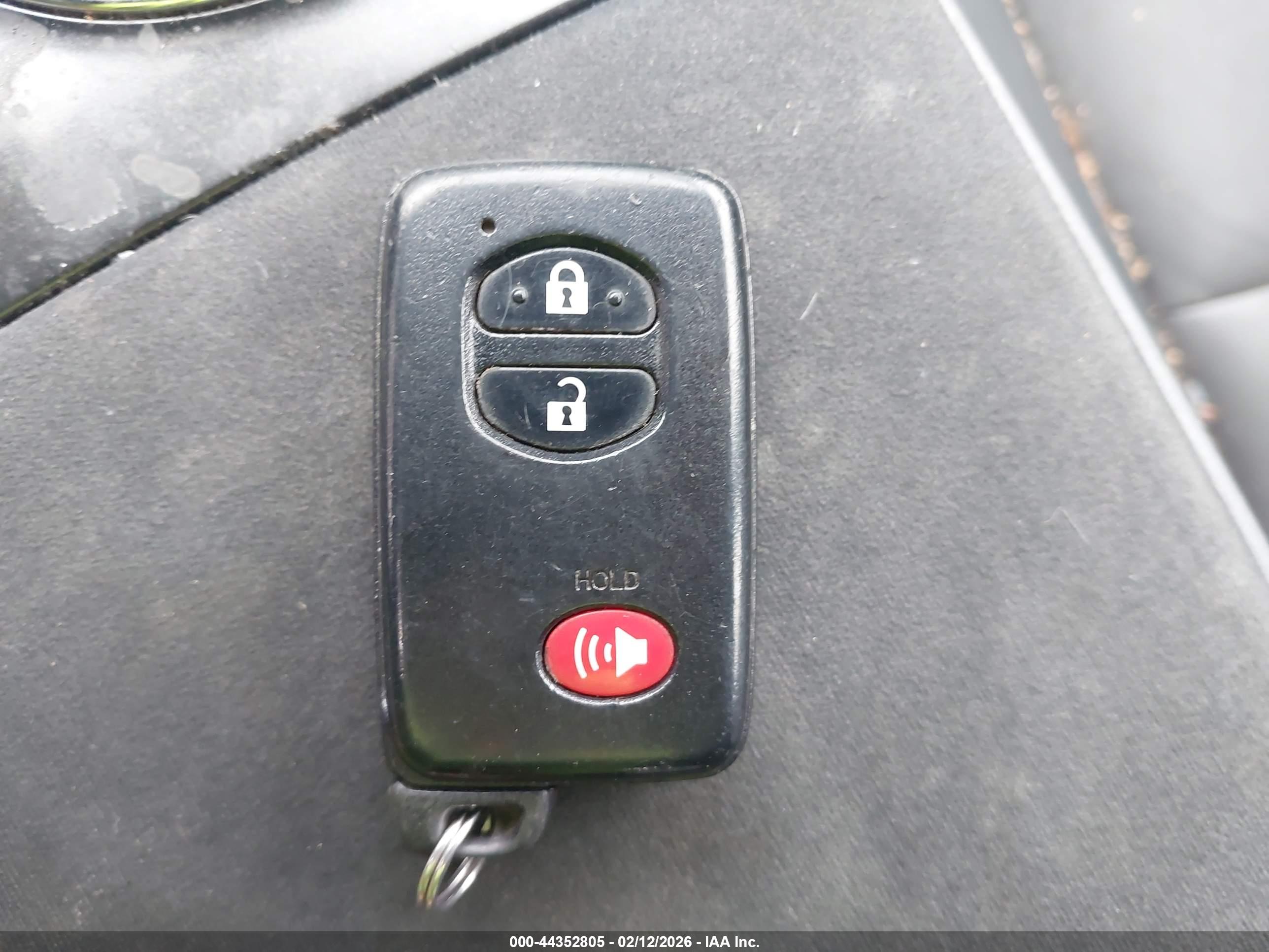 TOYOTA PRIUS image 11