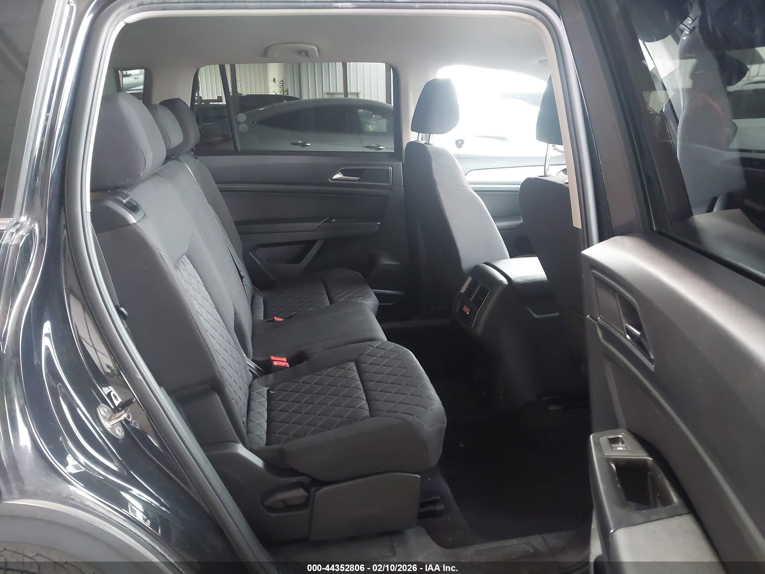 VOLKSWAGEN ATLAS image 8