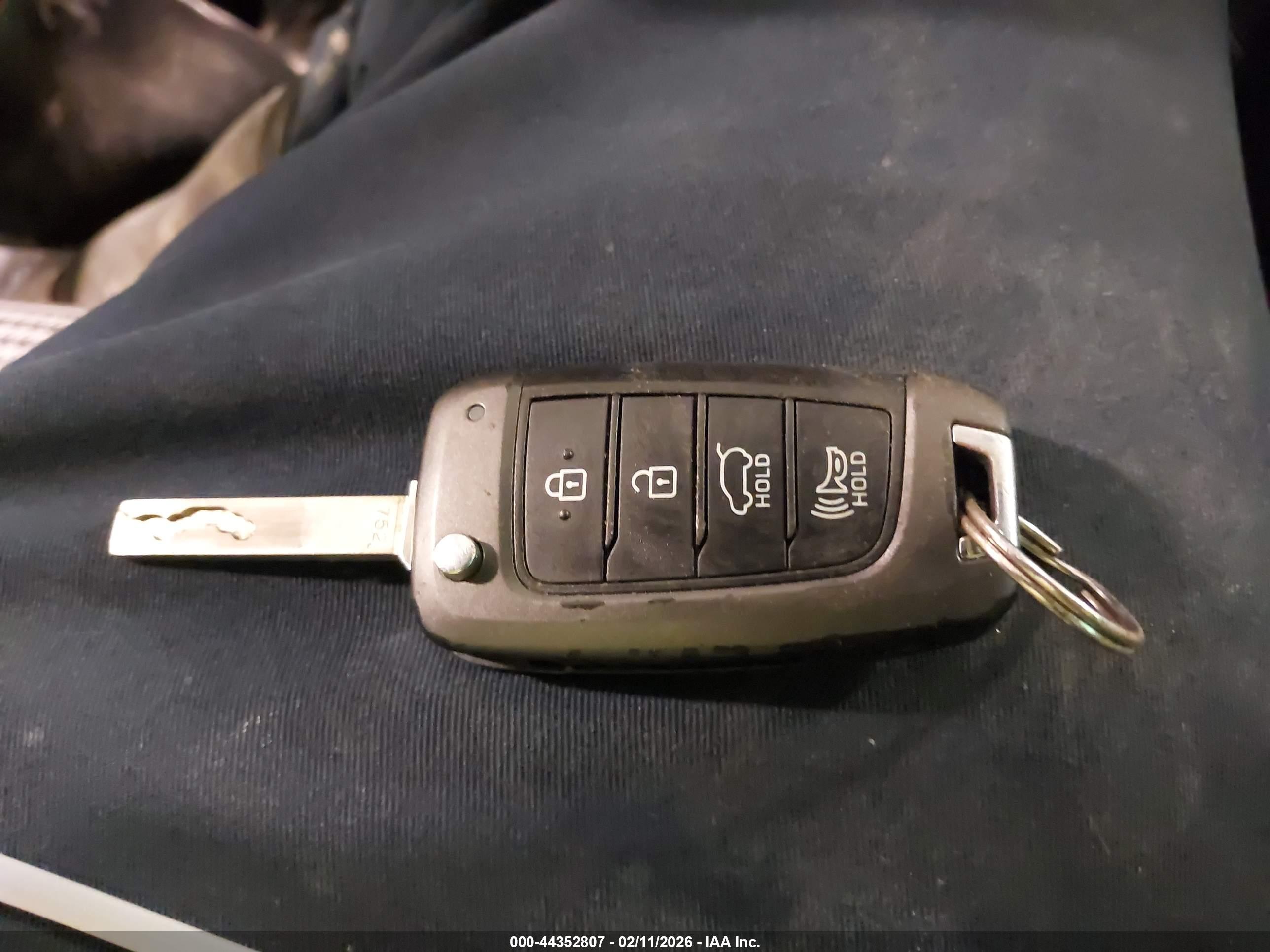 HYUNDAI KONA image 11