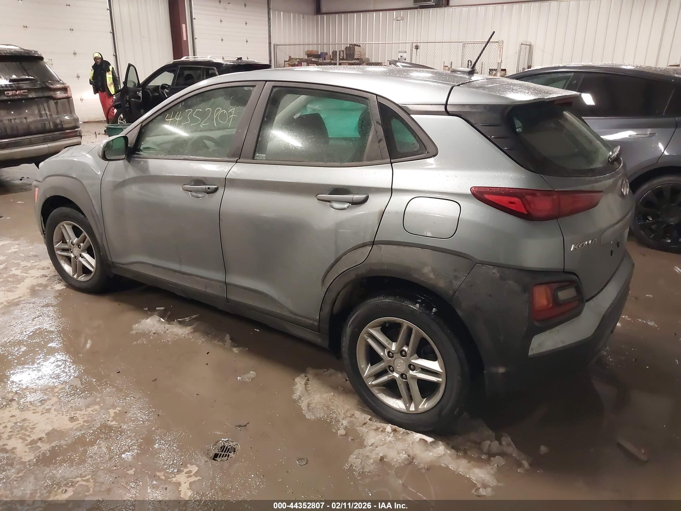 HYUNDAI KONA image 3