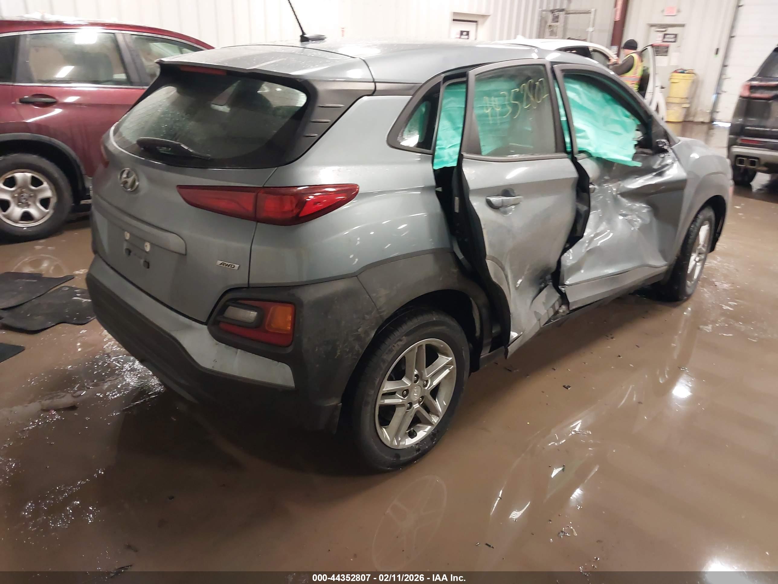 HYUNDAI KONA image 4