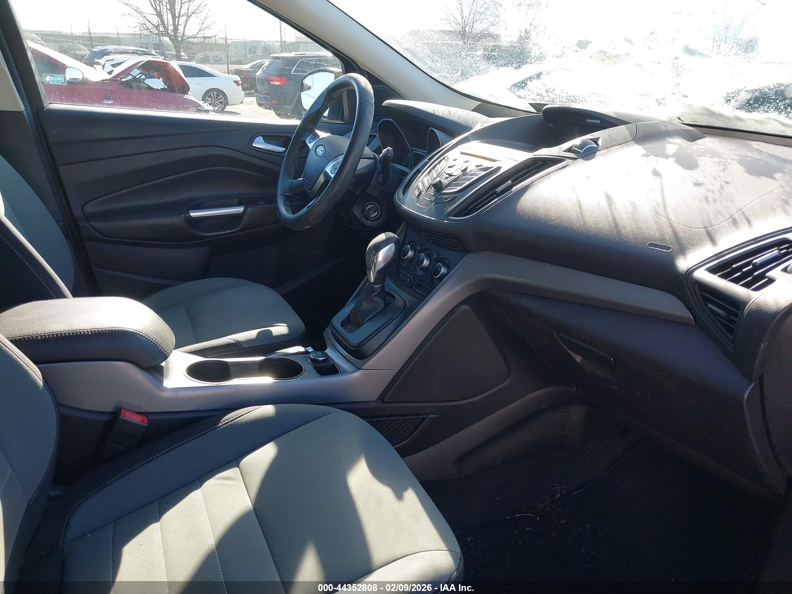 FORD ESCAPE image 5