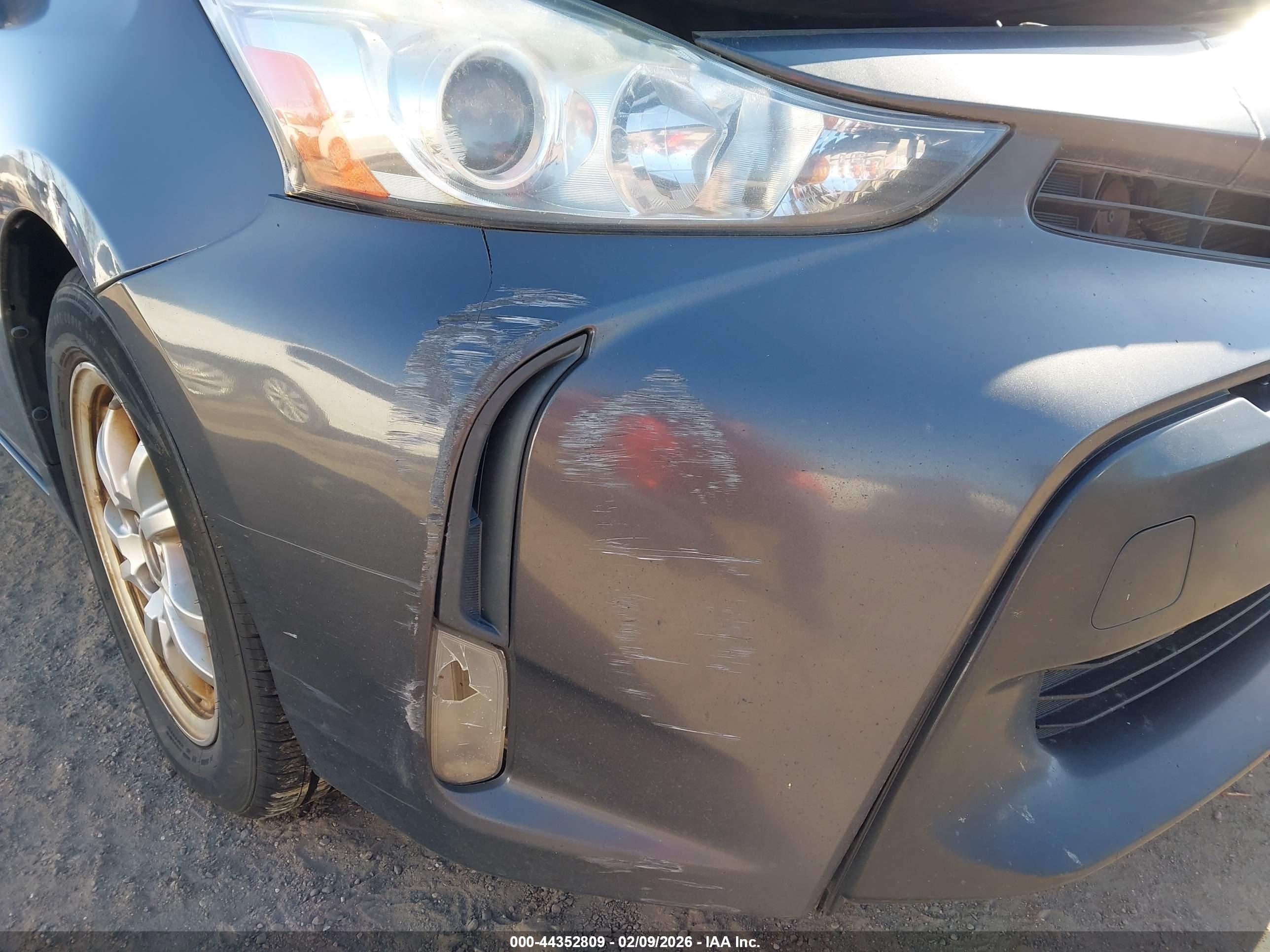 TOYOTA PRIUS image 6