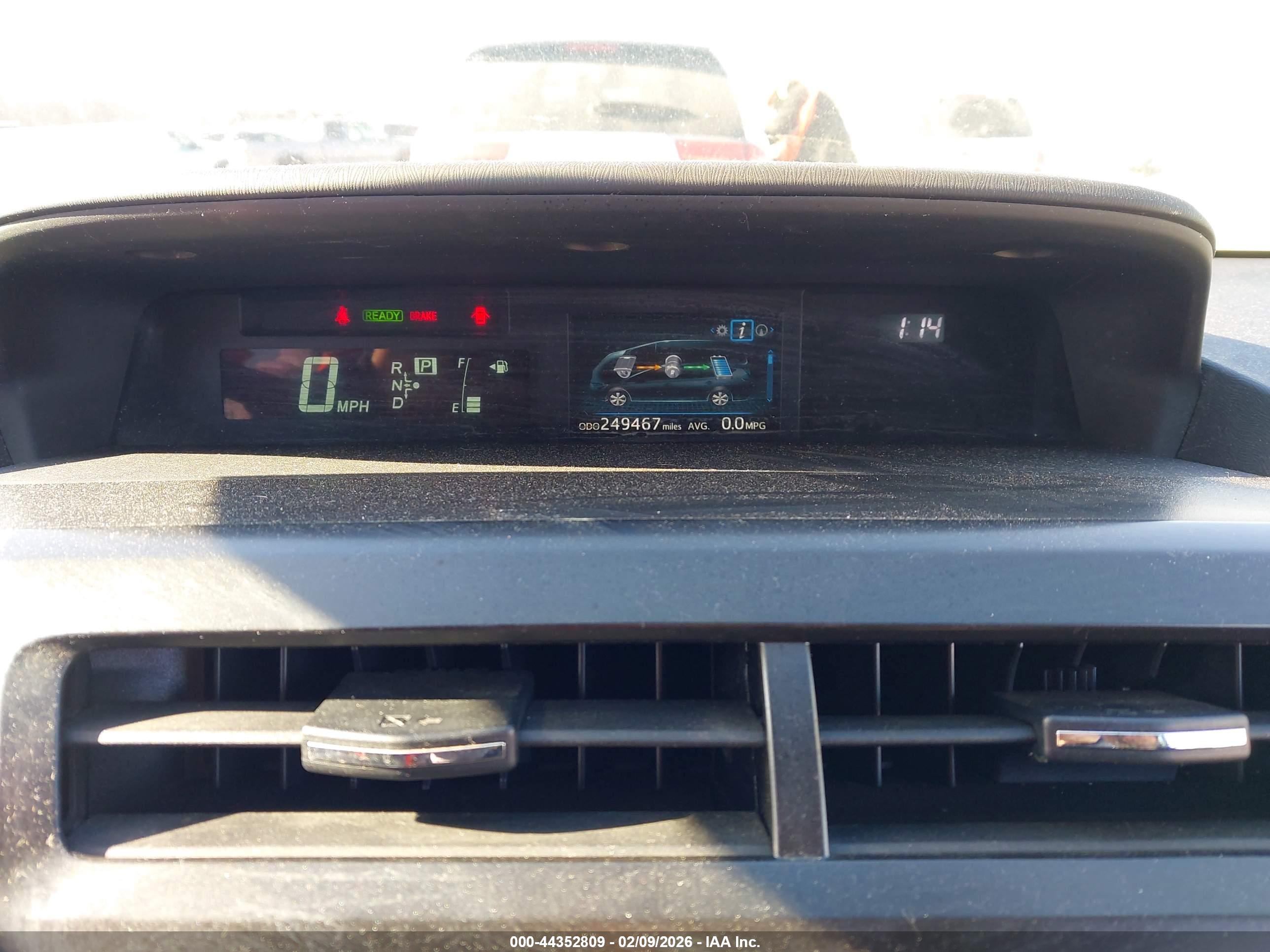 TOYOTA PRIUS image 7