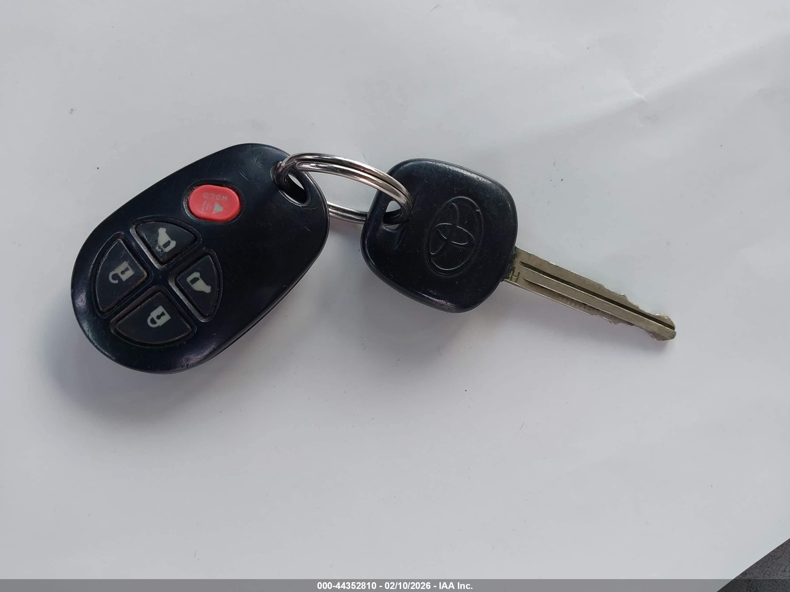 TOYOTA SIENNA image 11