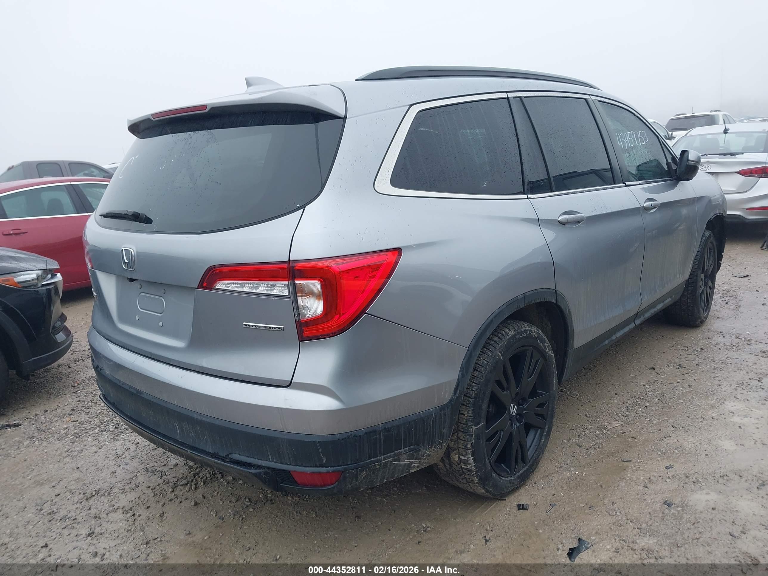 HONDA PILOT image 4