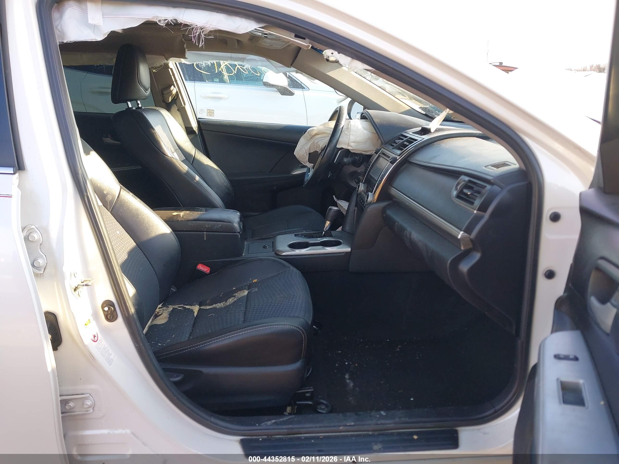 TOYOTA CAMRY image 5