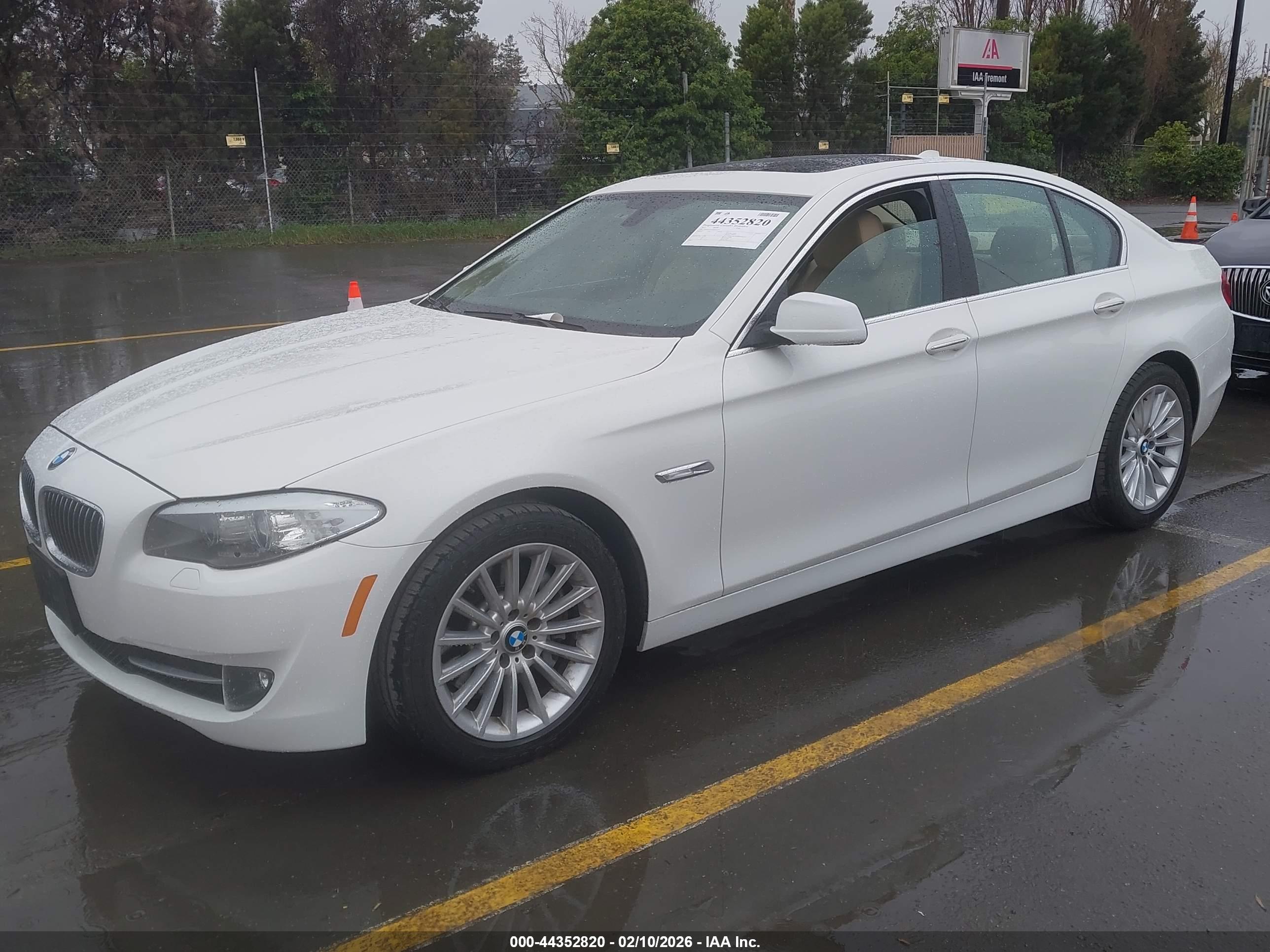 BMW 535I image 2