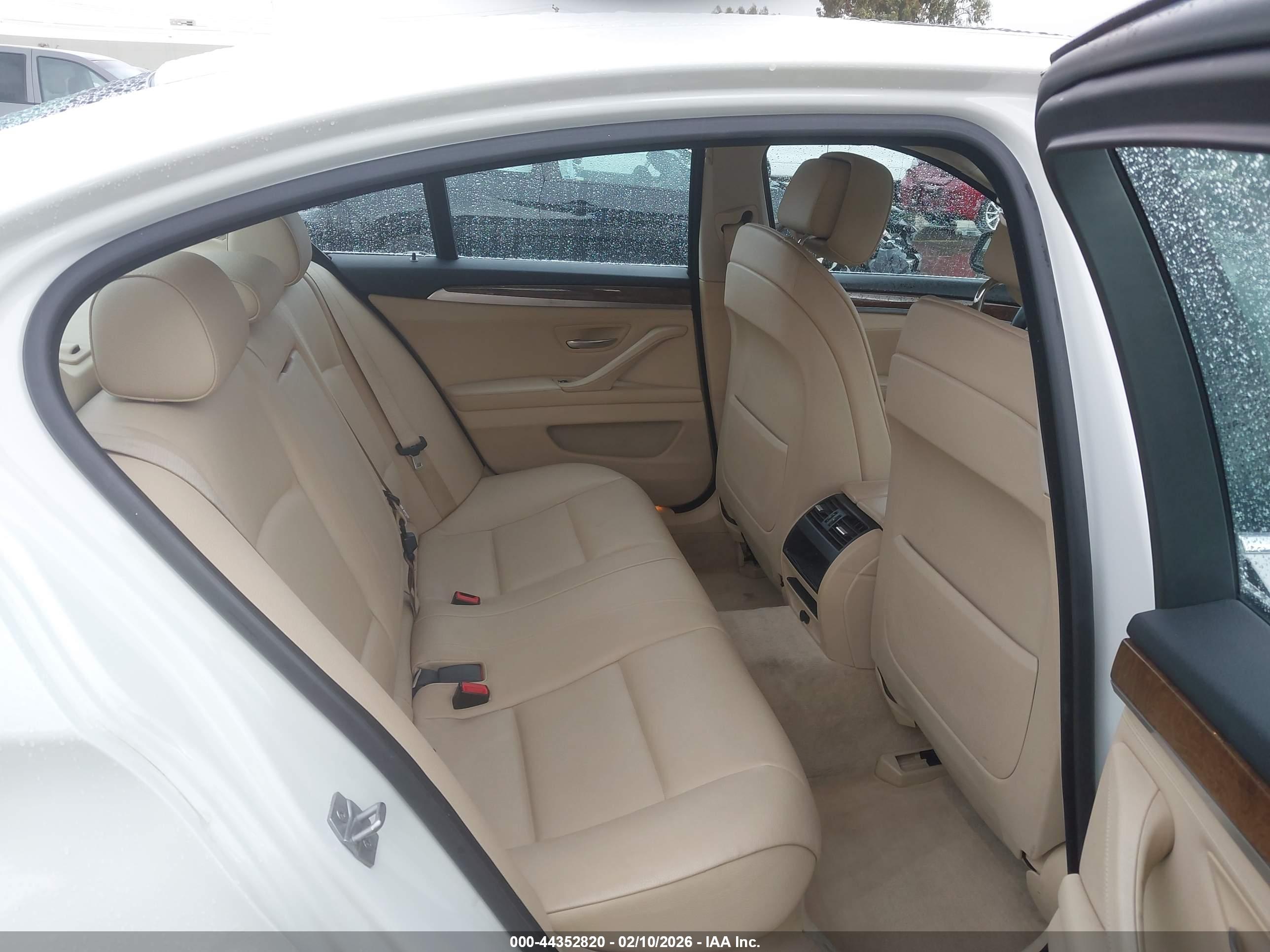 BMW 535I image 8