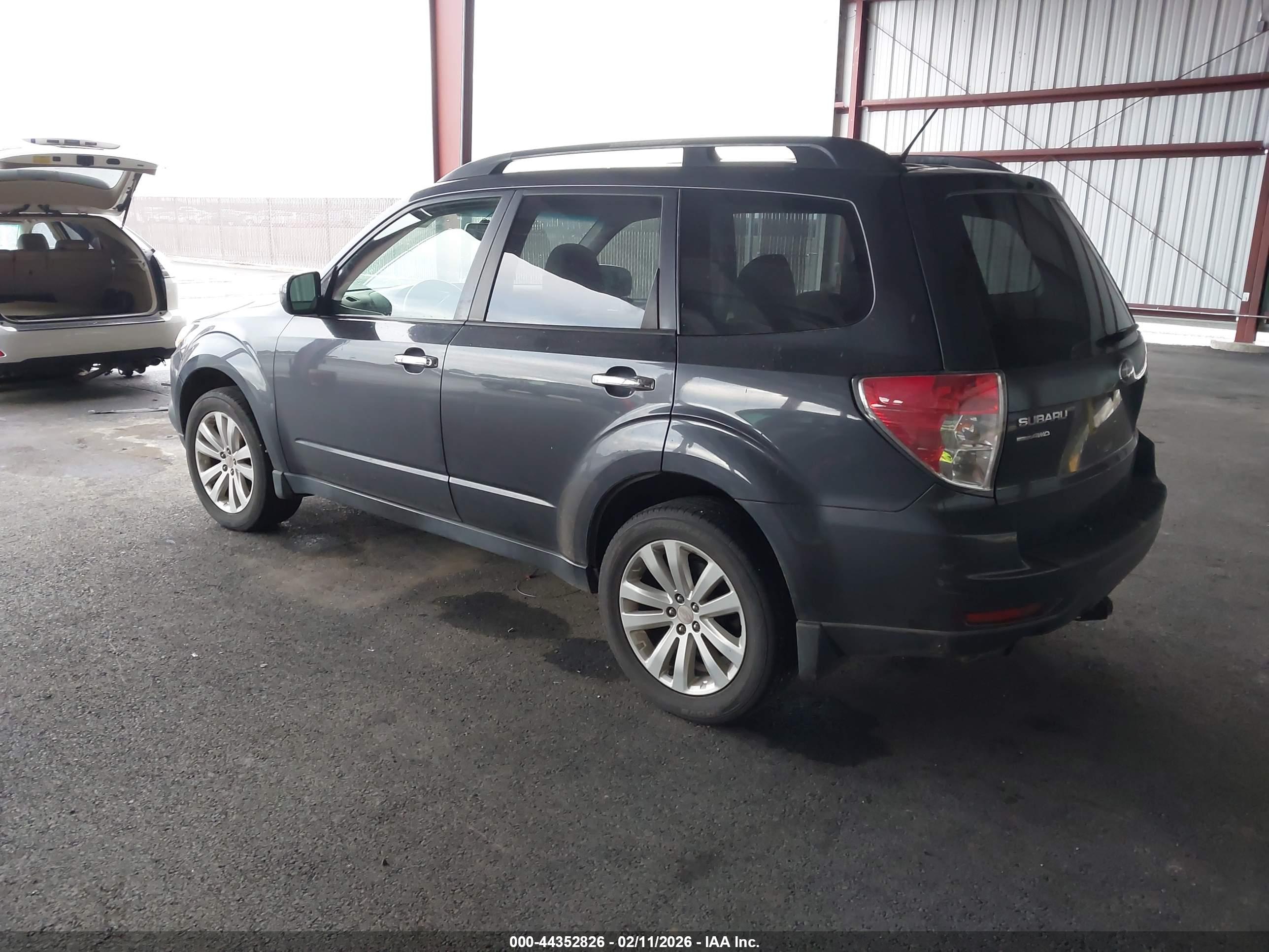 SUBARU FORESTER image 3