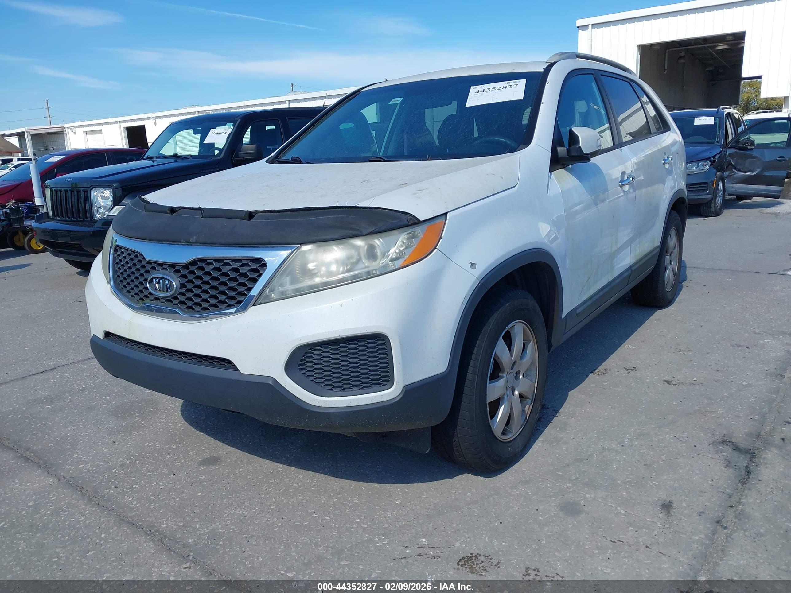 KIA SORENTO image 6
