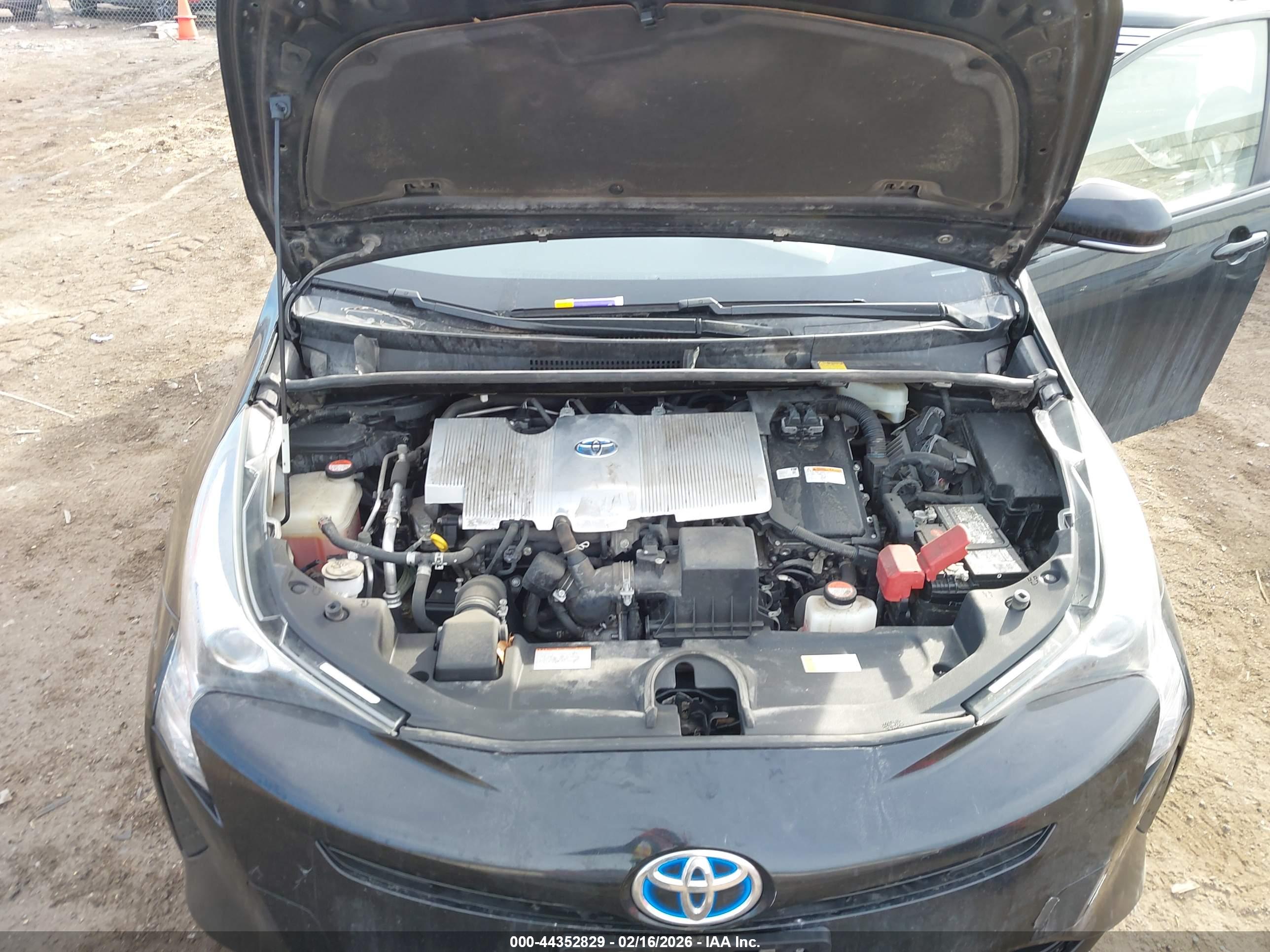 TOYOTA PRIUS image 10