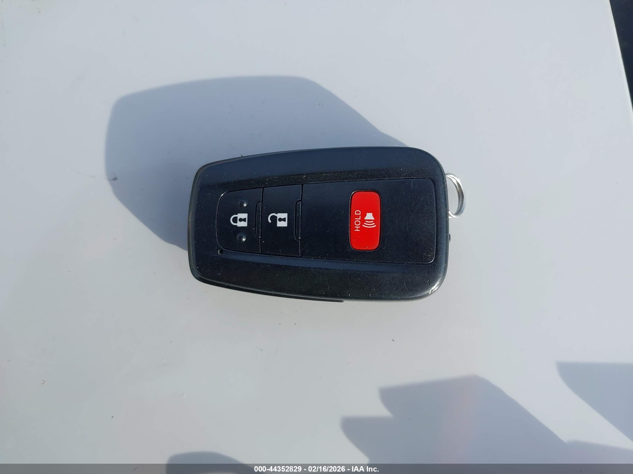 TOYOTA PRIUS image 11