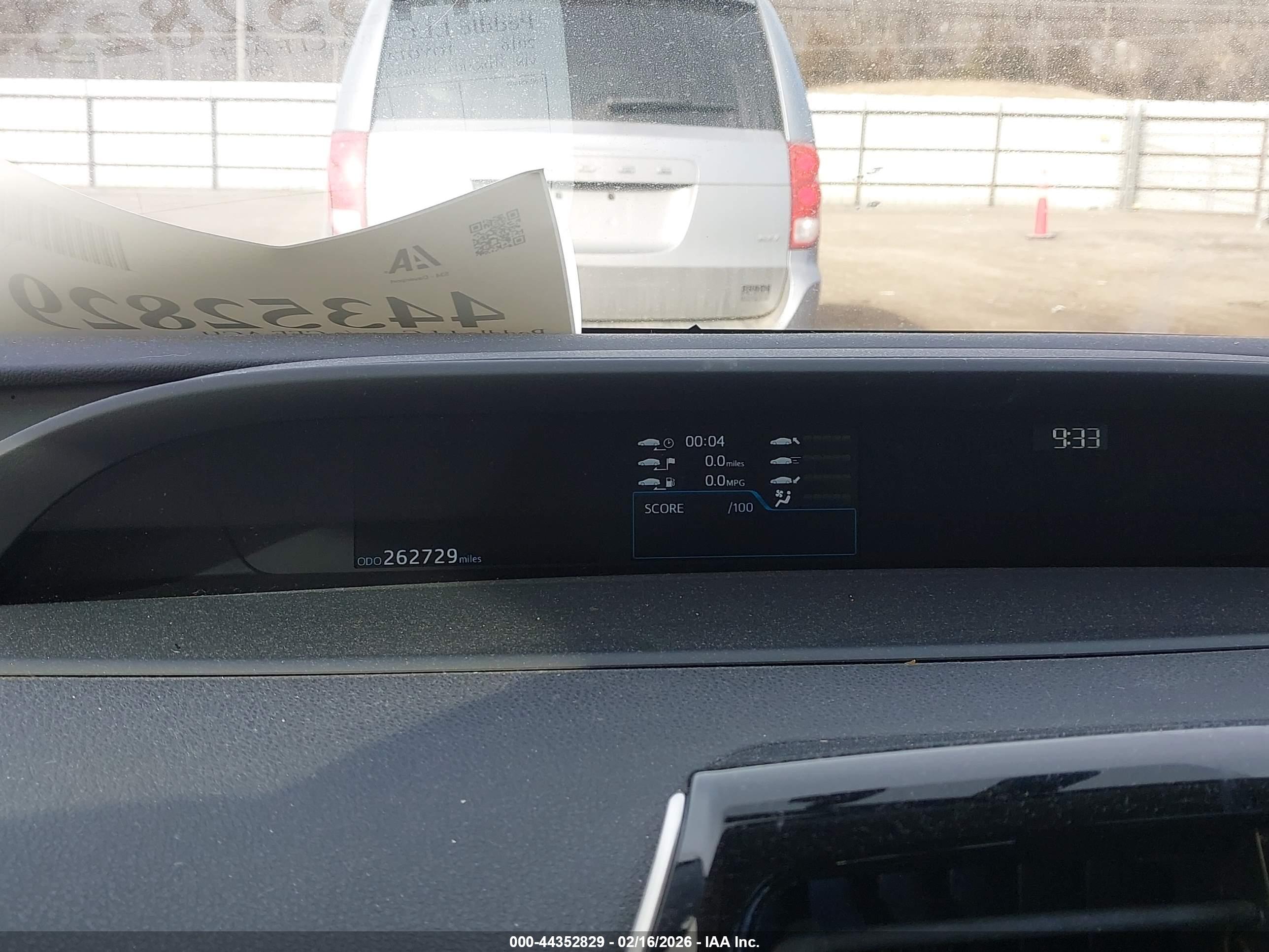 TOYOTA PRIUS image 7