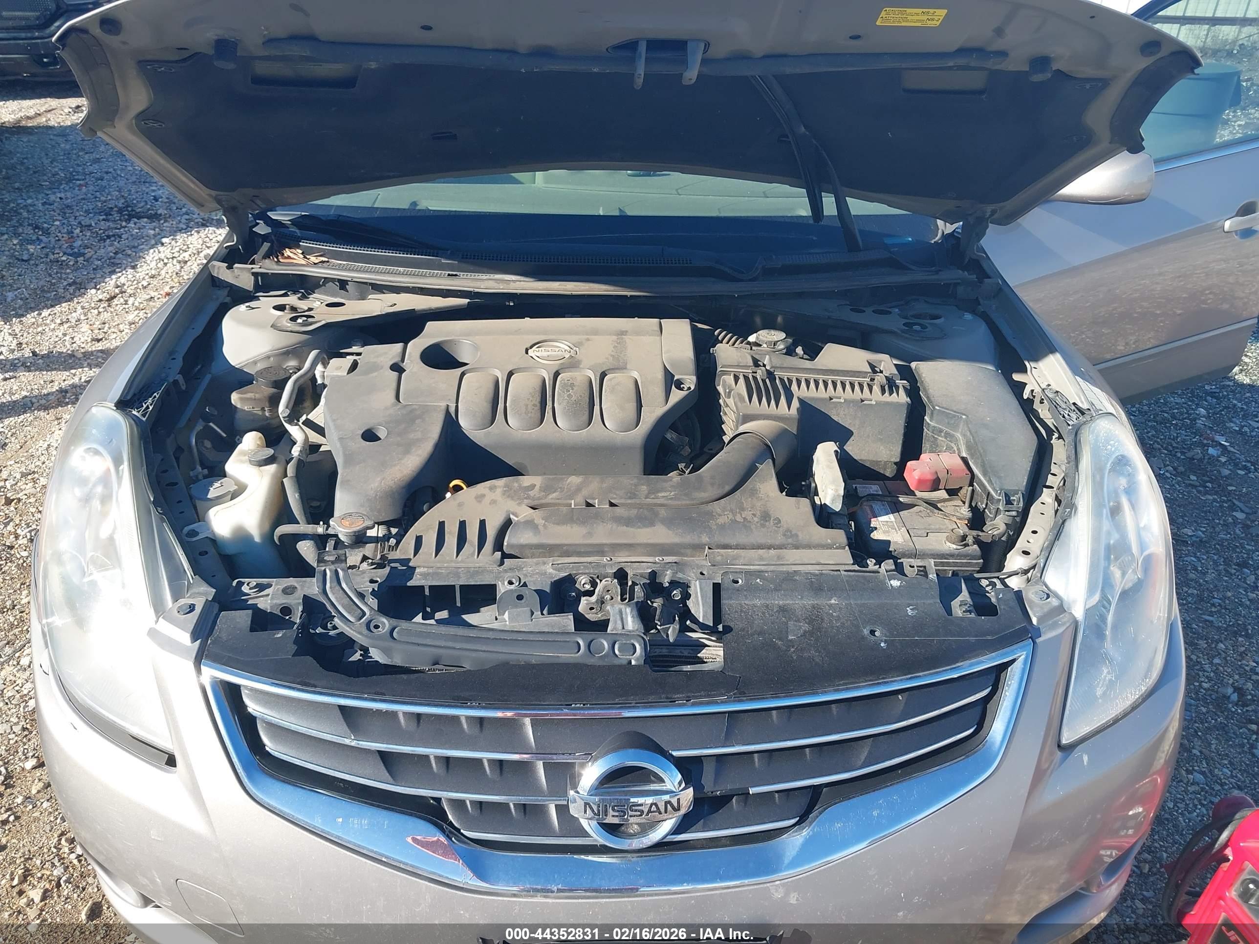 NISSAN ALTIMA image 10