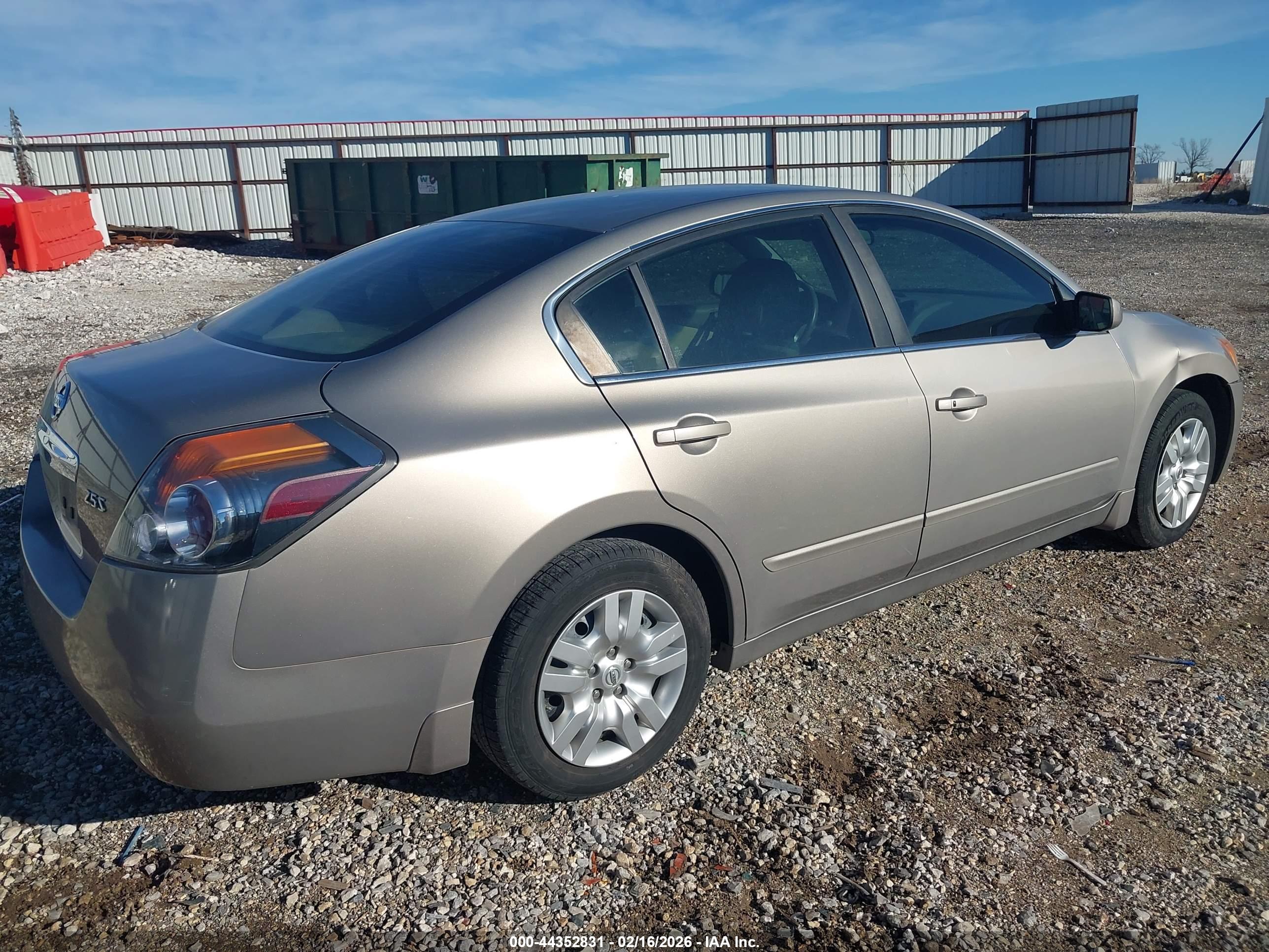 NISSAN ALTIMA image 4