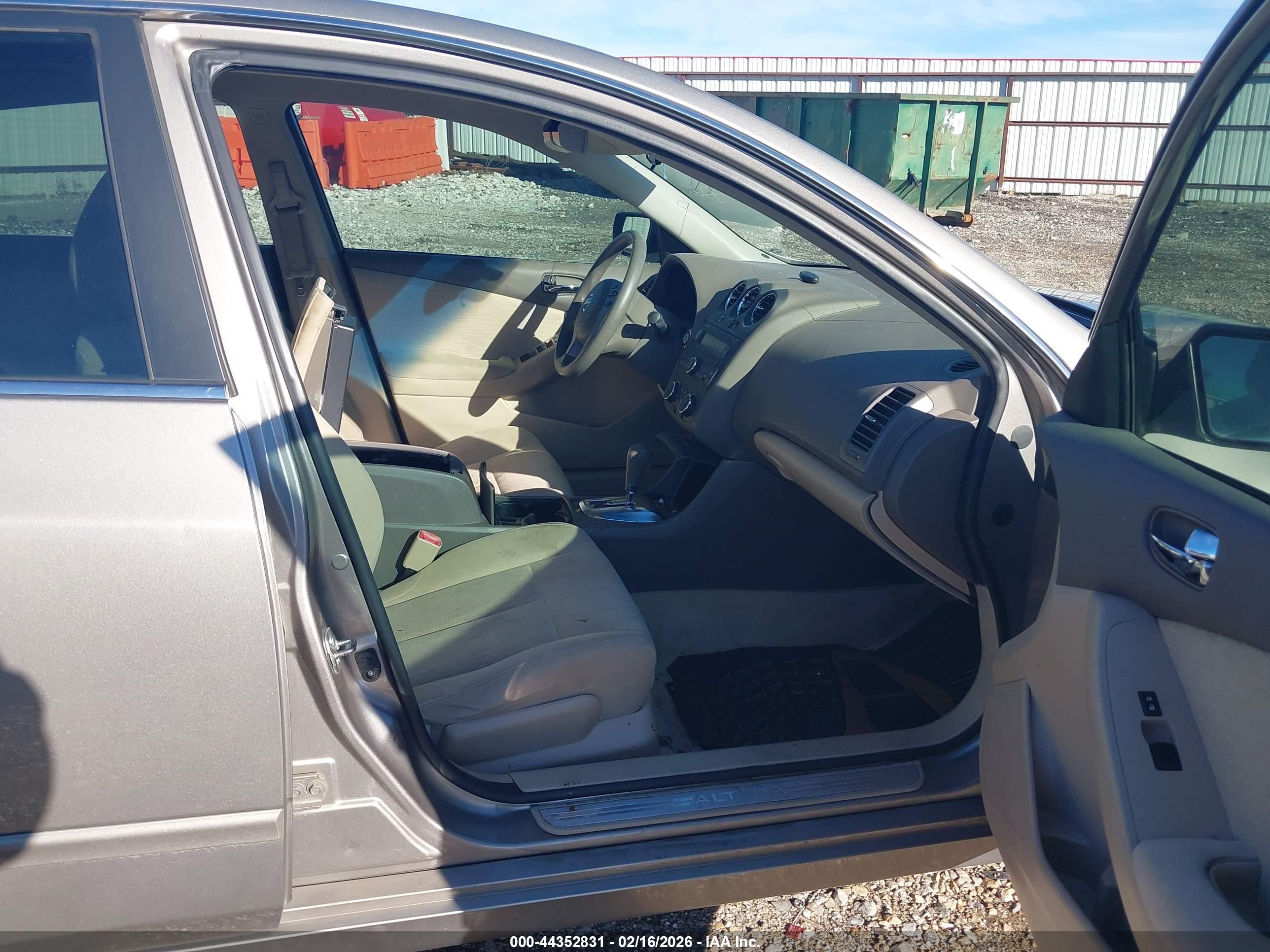 NISSAN ALTIMA image 5