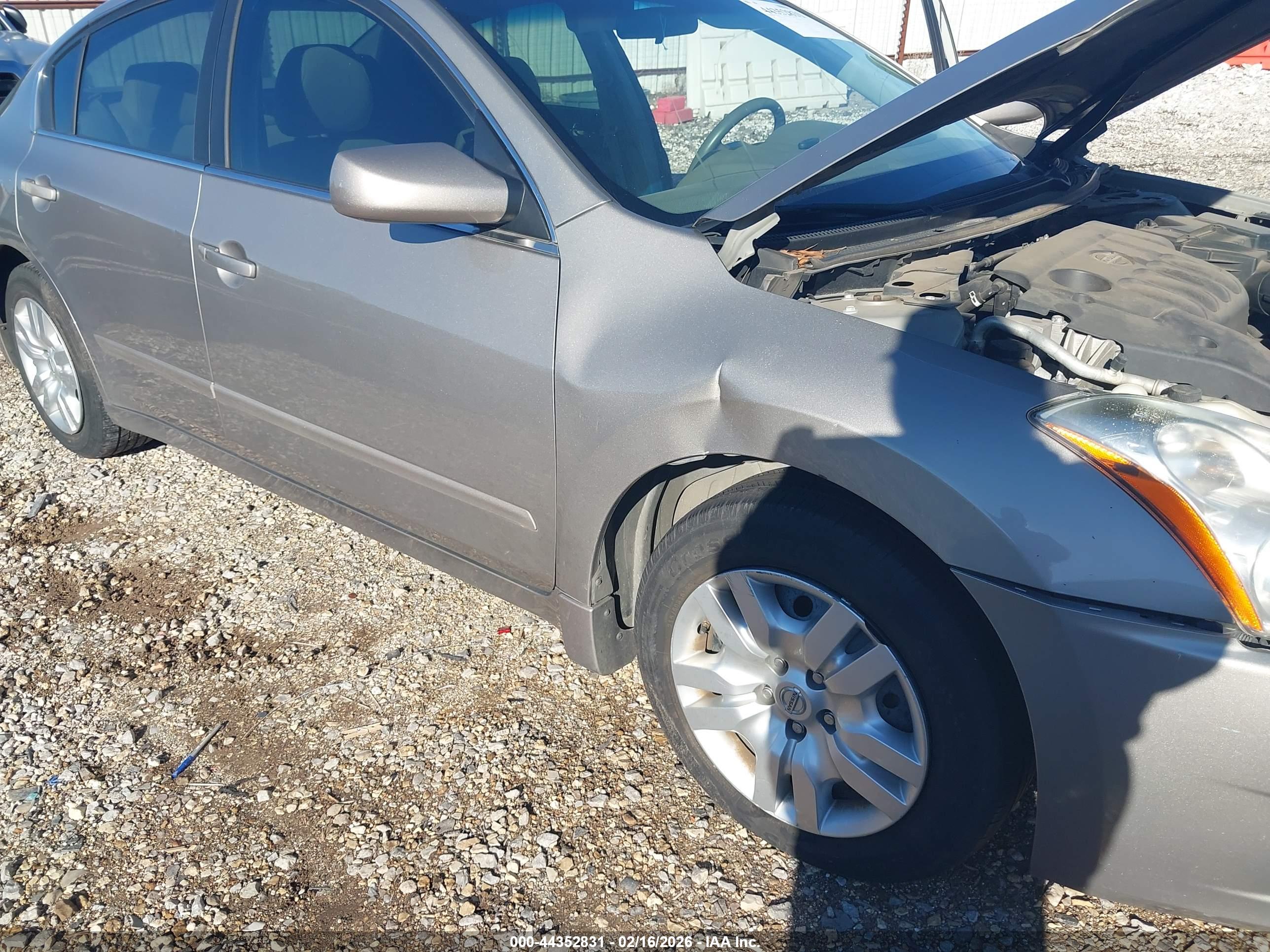 NISSAN ALTIMA image 6