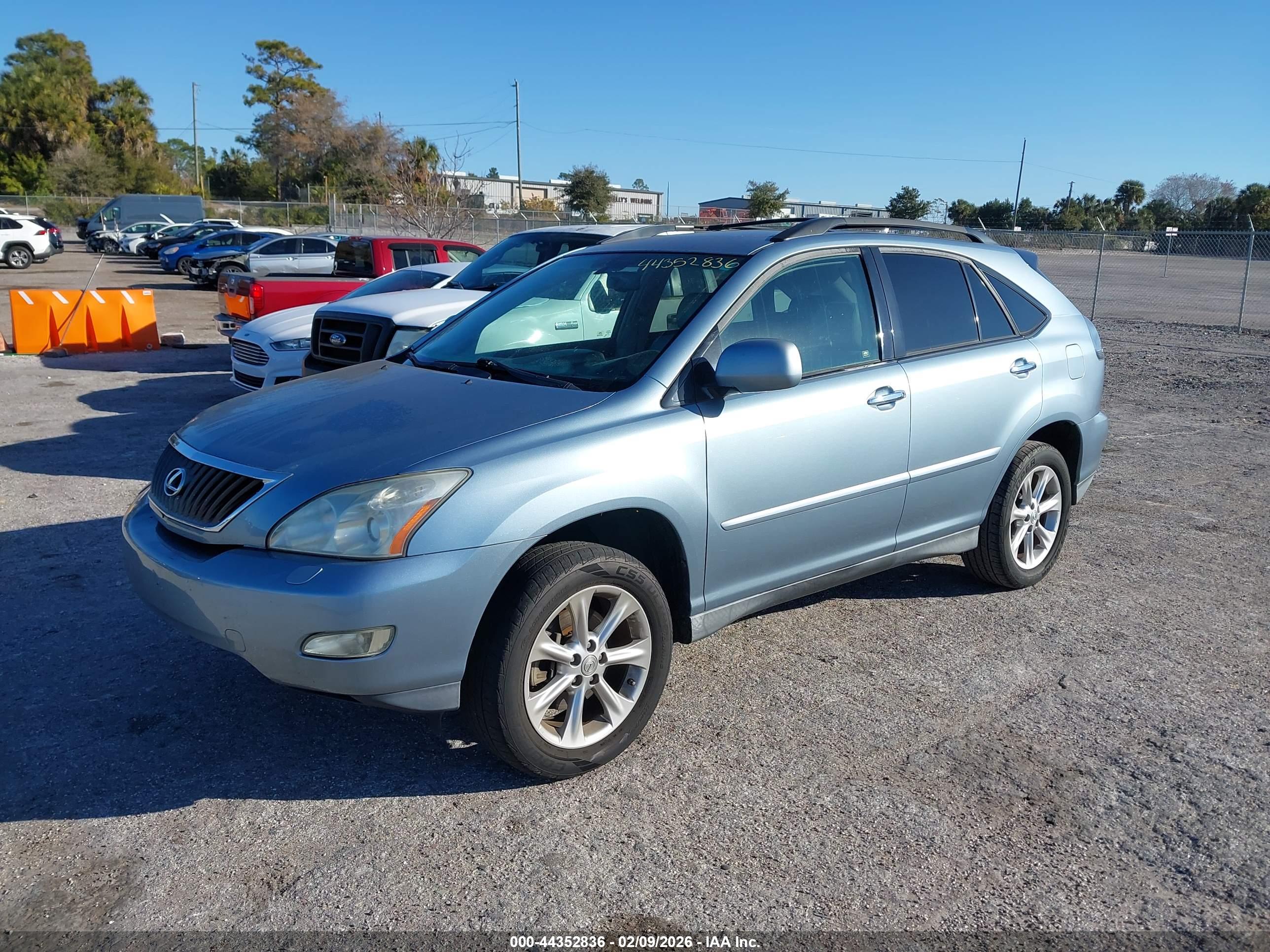 LEXUS RX image 2