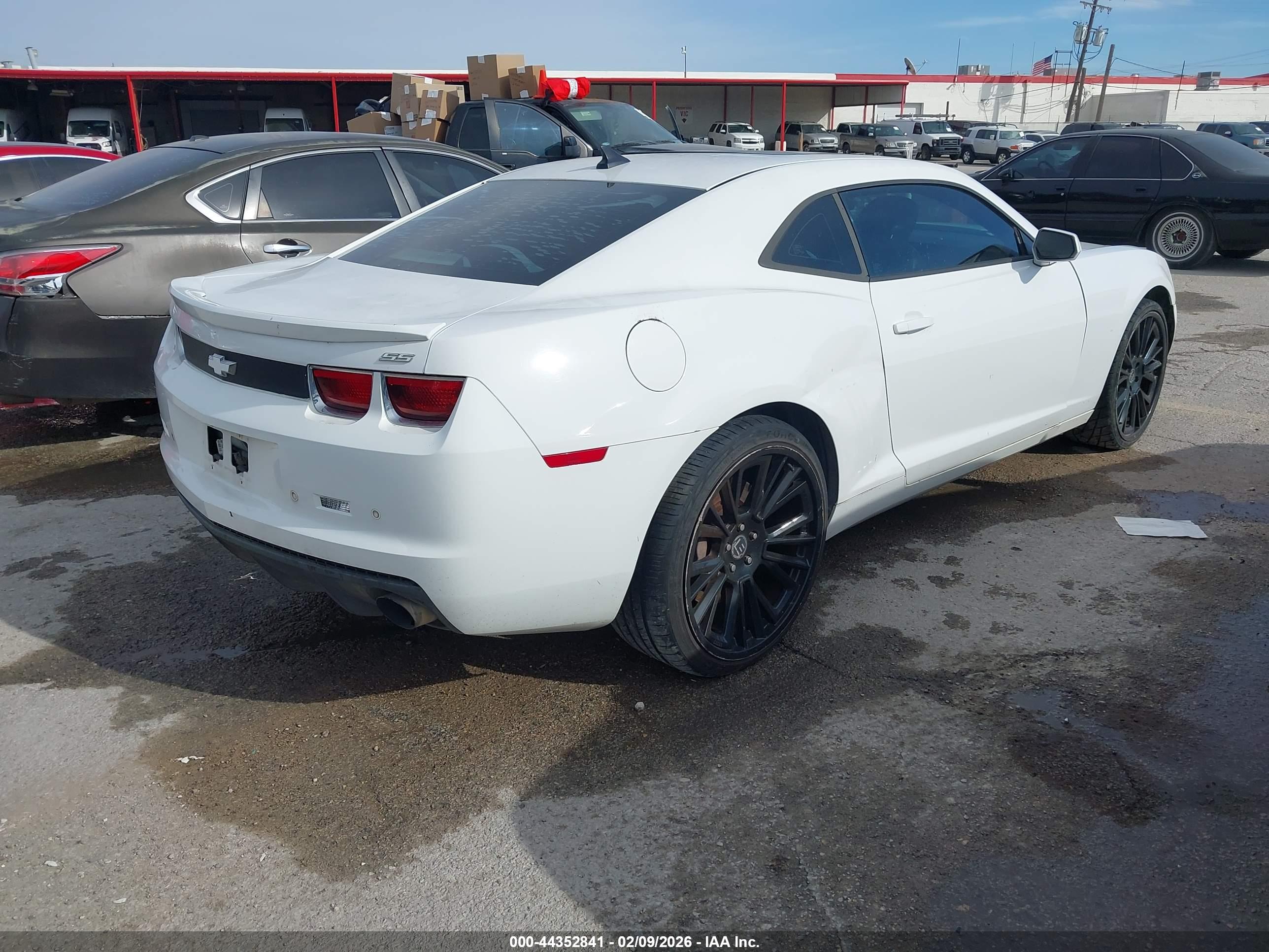 CHEVROLET CAMARO image 4
