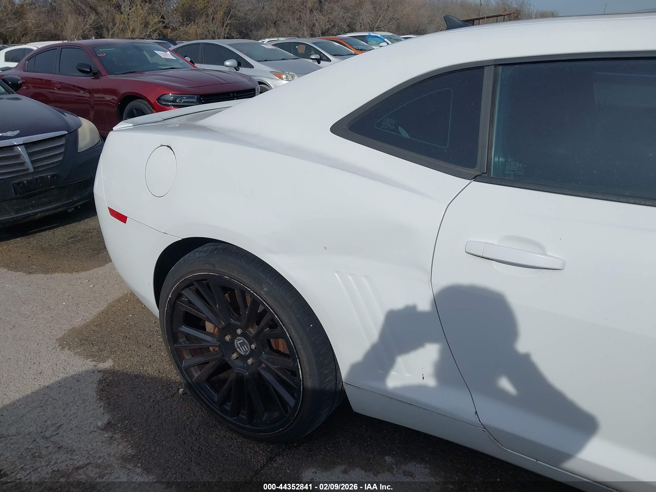 CHEVROLET CAMARO image 6