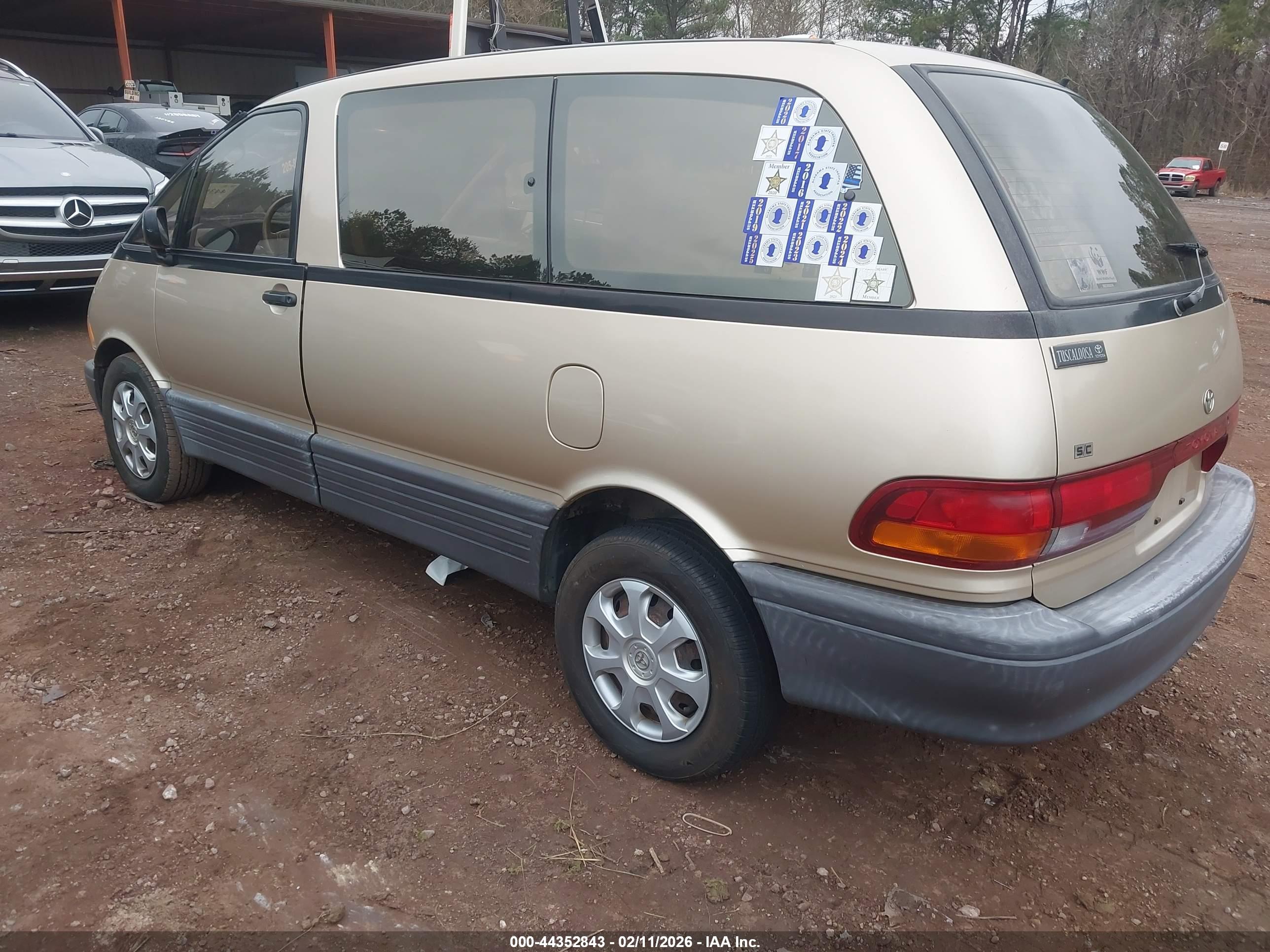 TOYOTA PREVIA image 3
