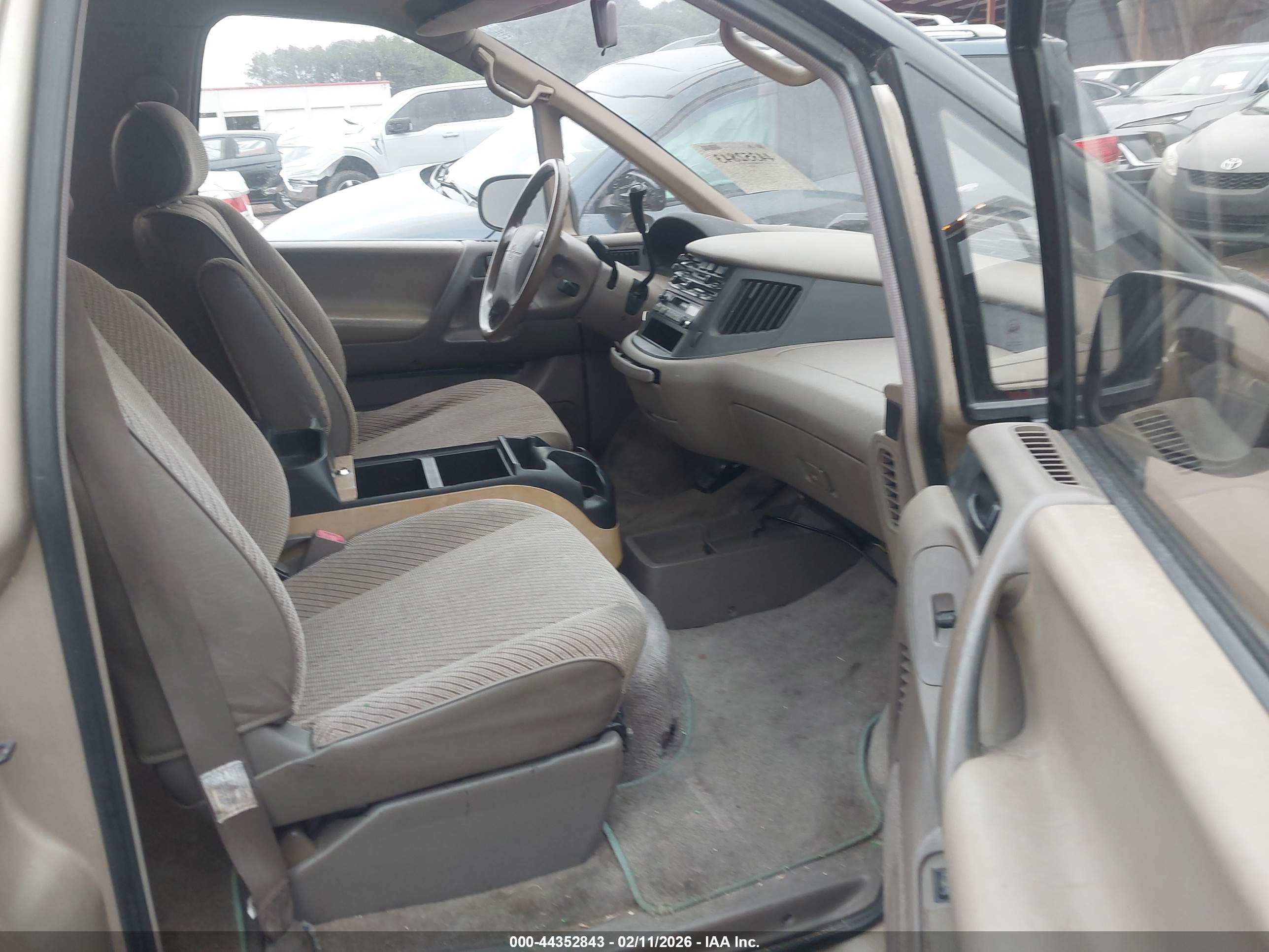 TOYOTA PREVIA image 5