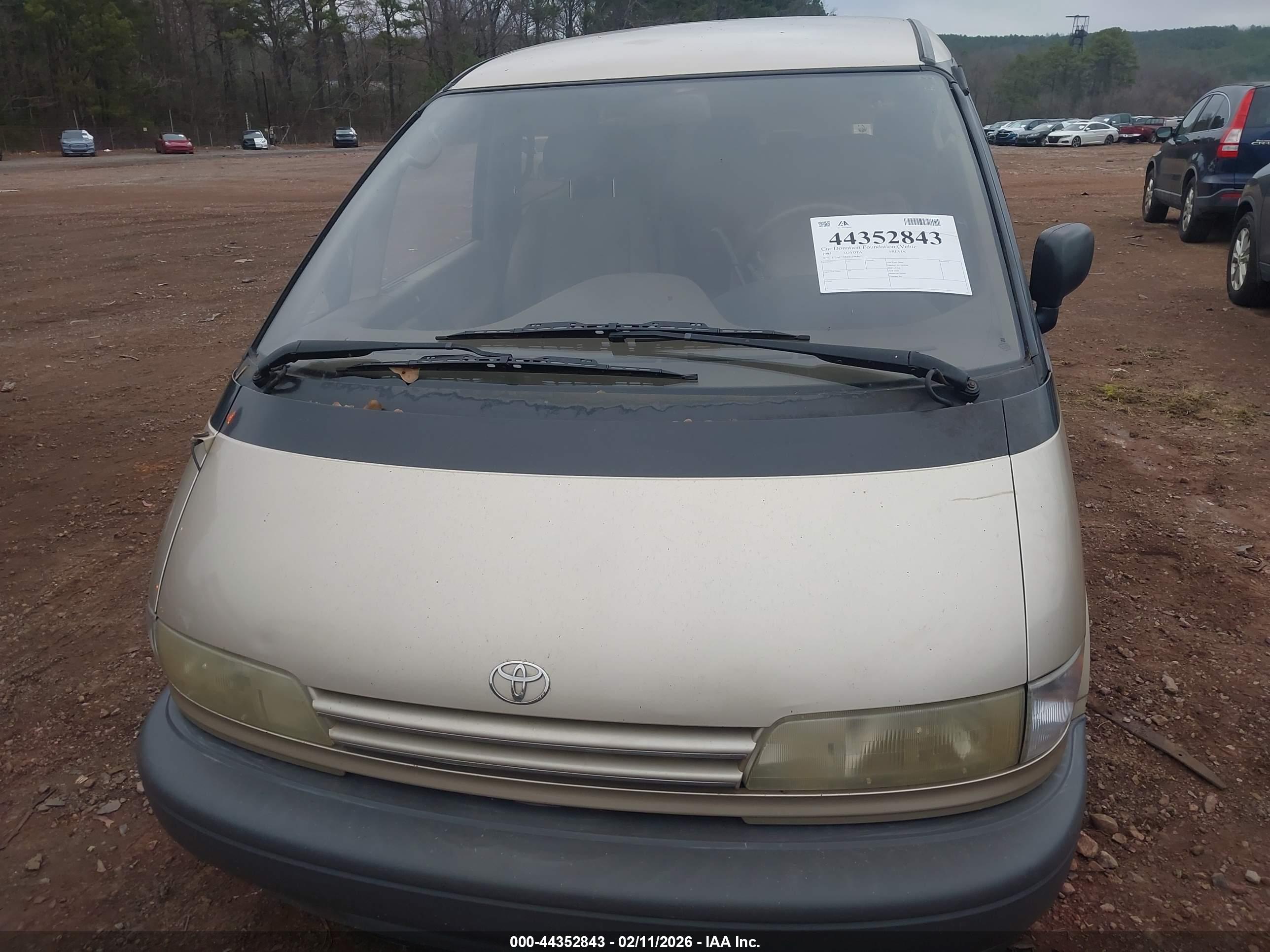TOYOTA PREVIA image 6