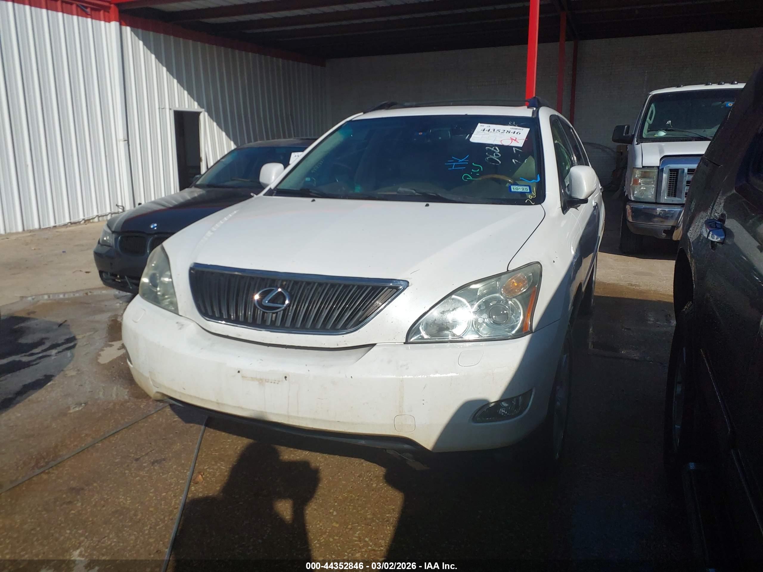 LEXUS RX image 2