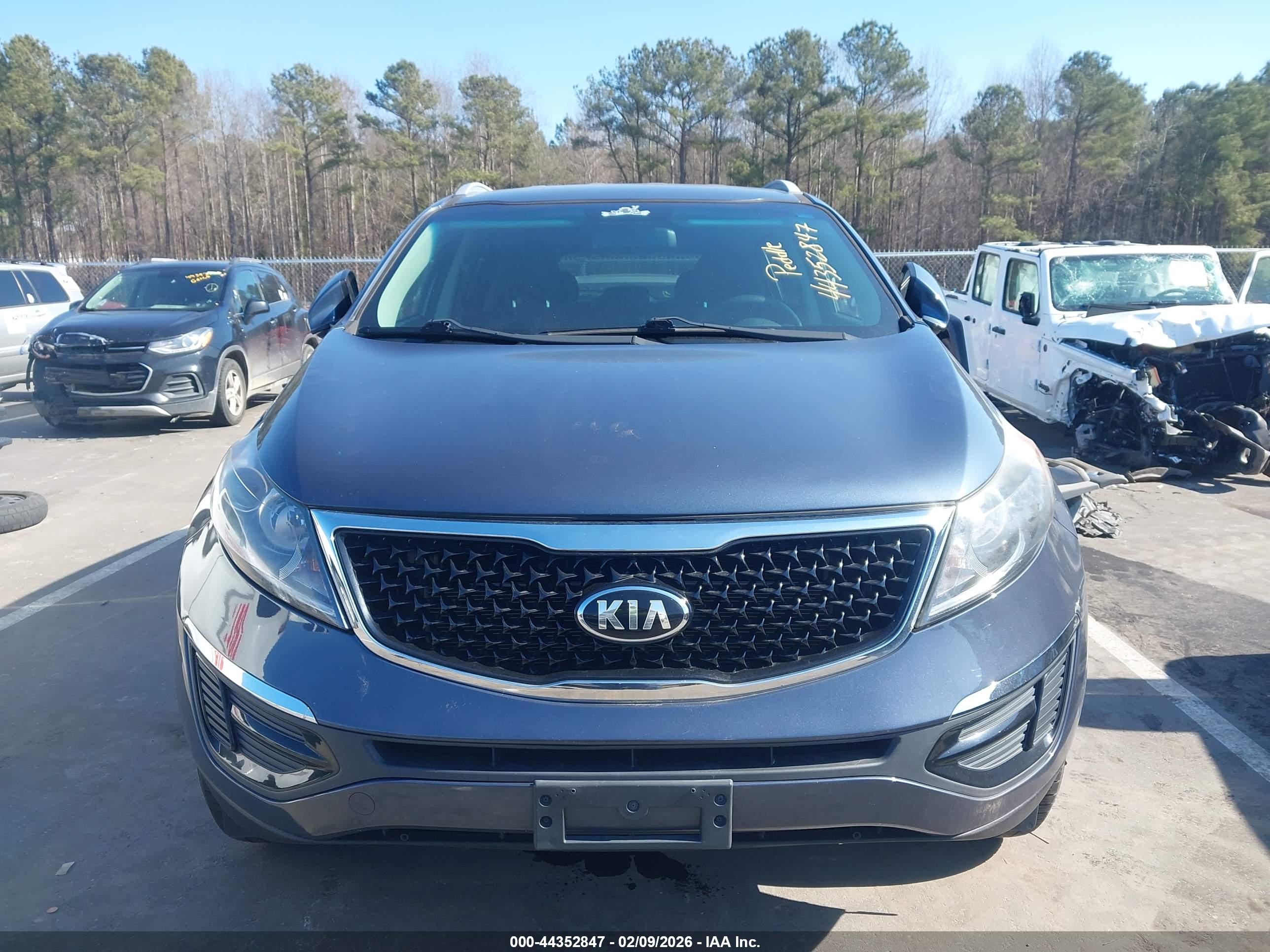 KIA SPORTAGE image 6