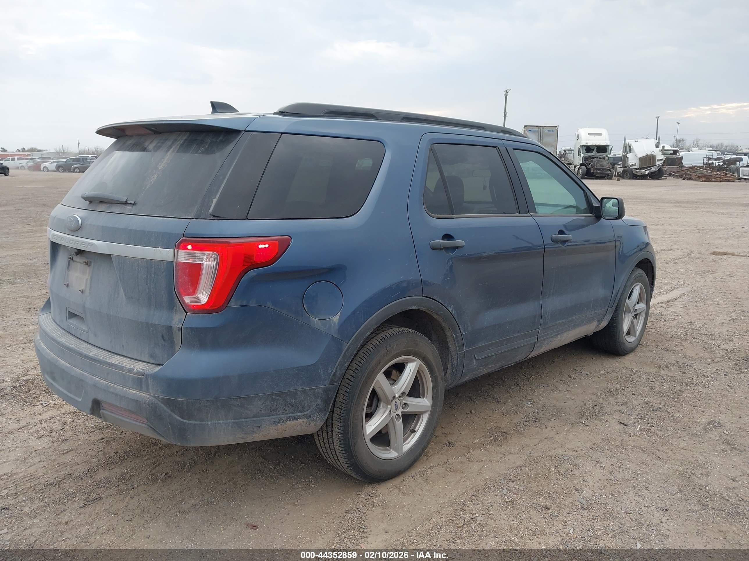 FORD EXPLORER image 4