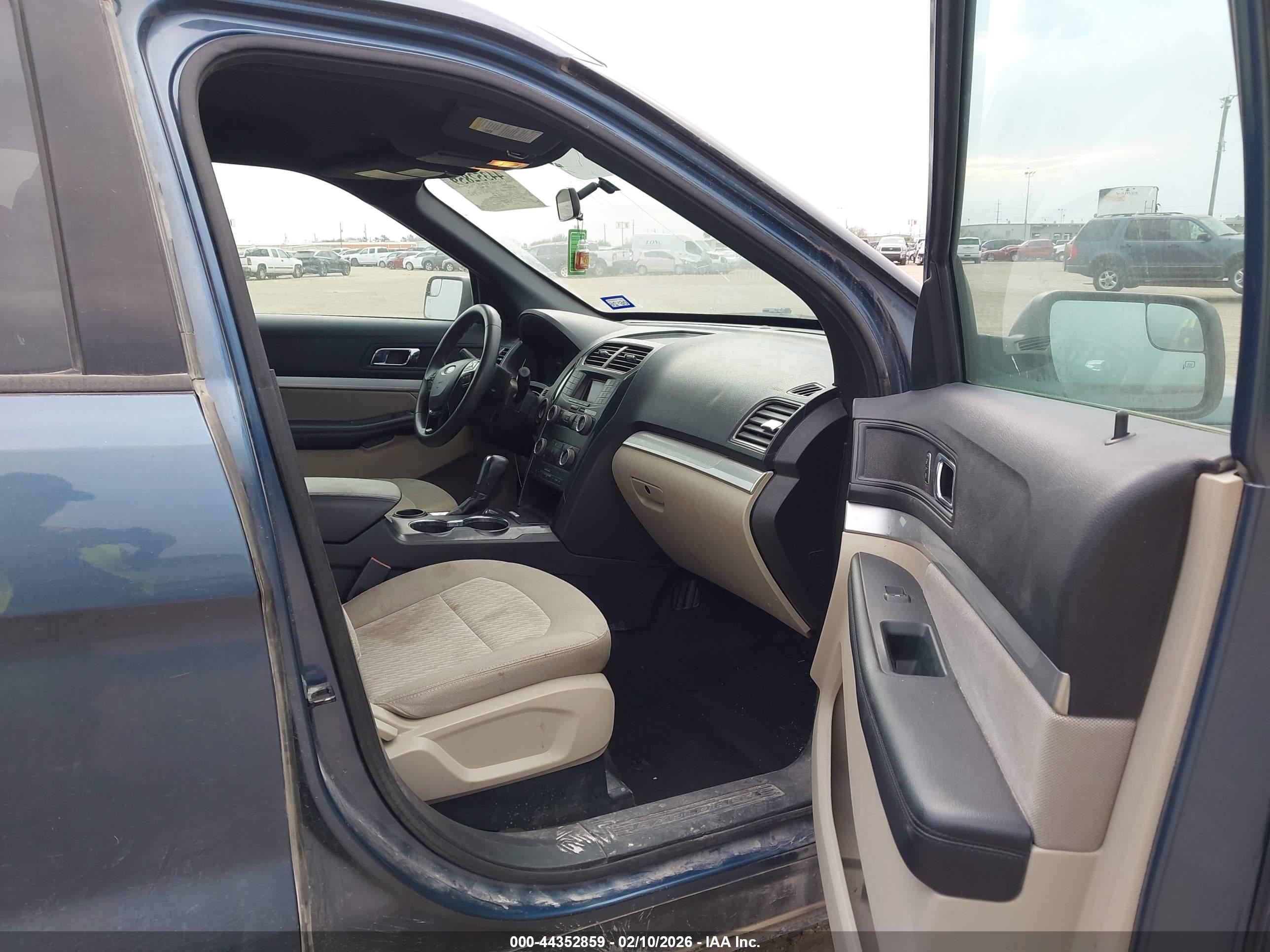 FORD EXPLORER image 5