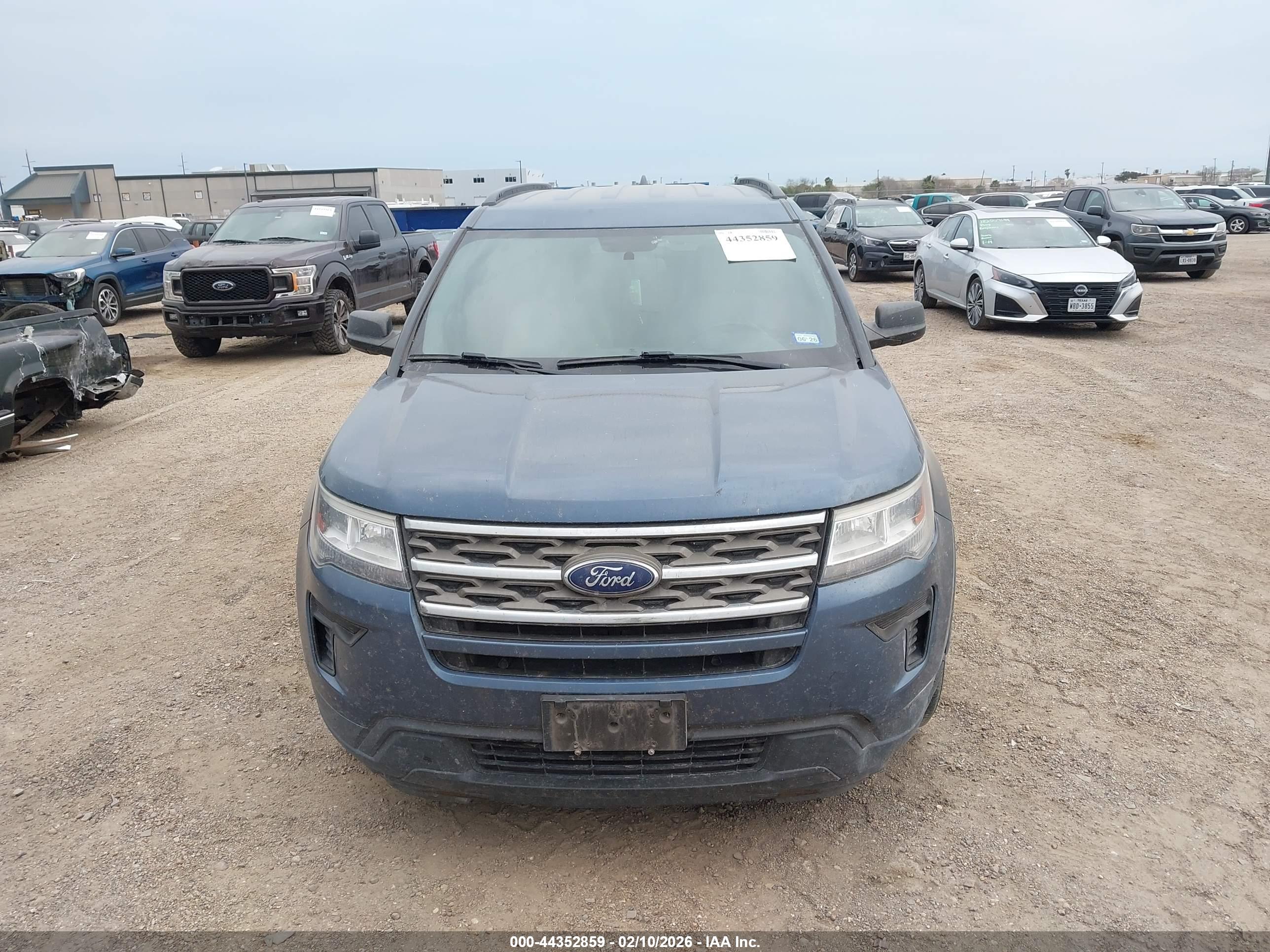 FORD EXPLORER image 6