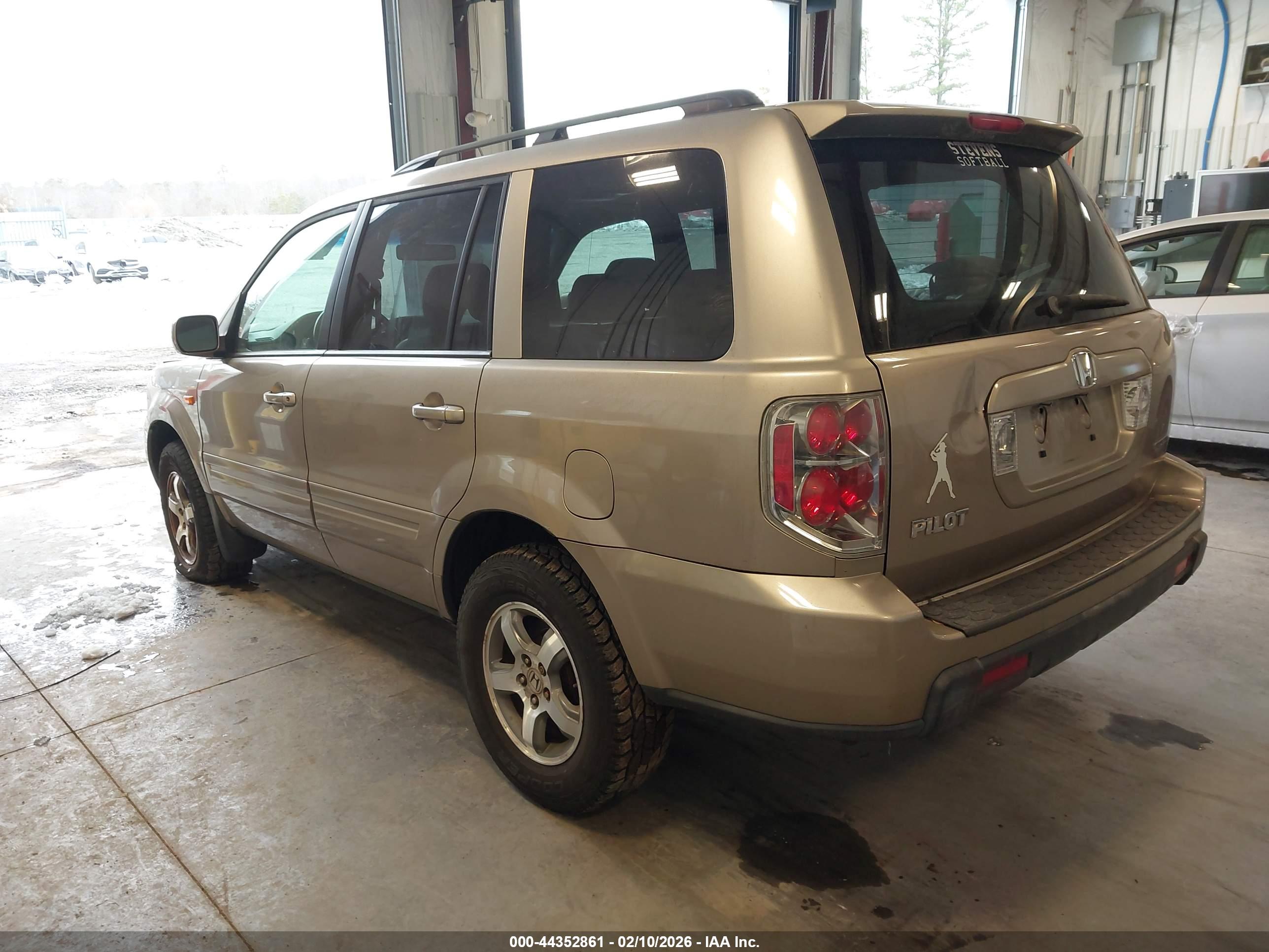 HONDA PILOT image 3