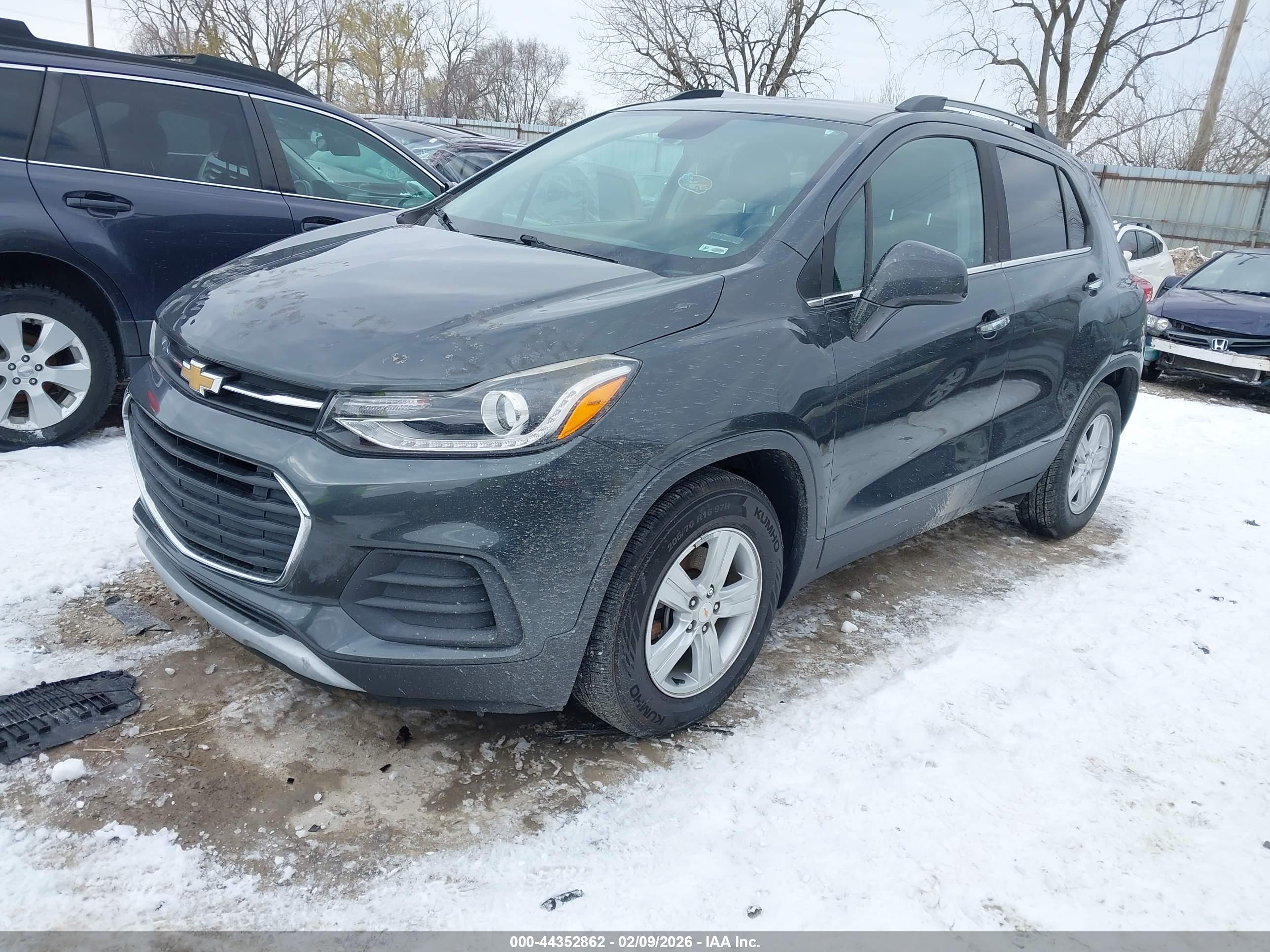CHEVROLET TRAX image 2