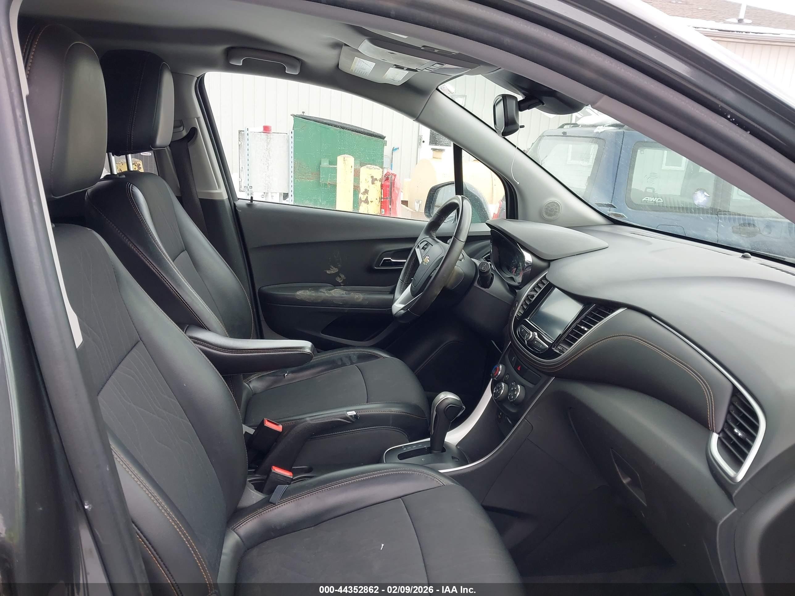 CHEVROLET TRAX image 5