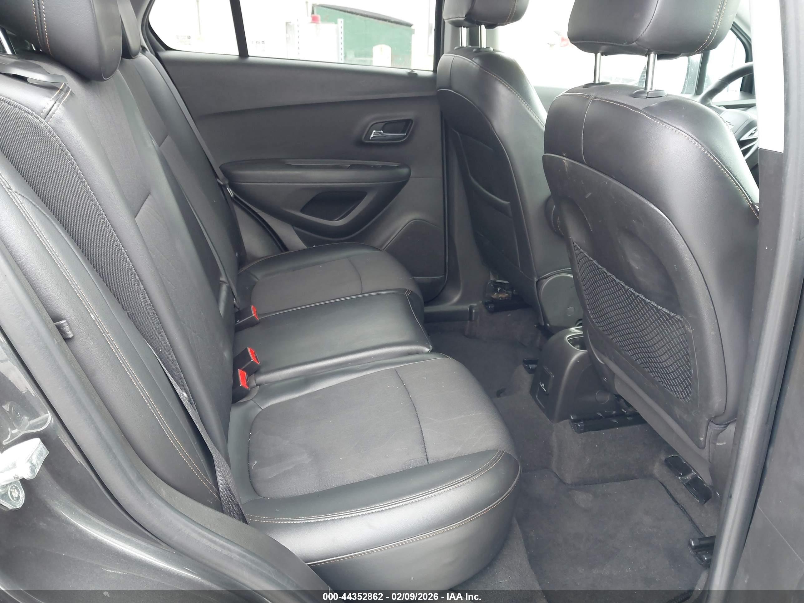 CHEVROLET TRAX image 8