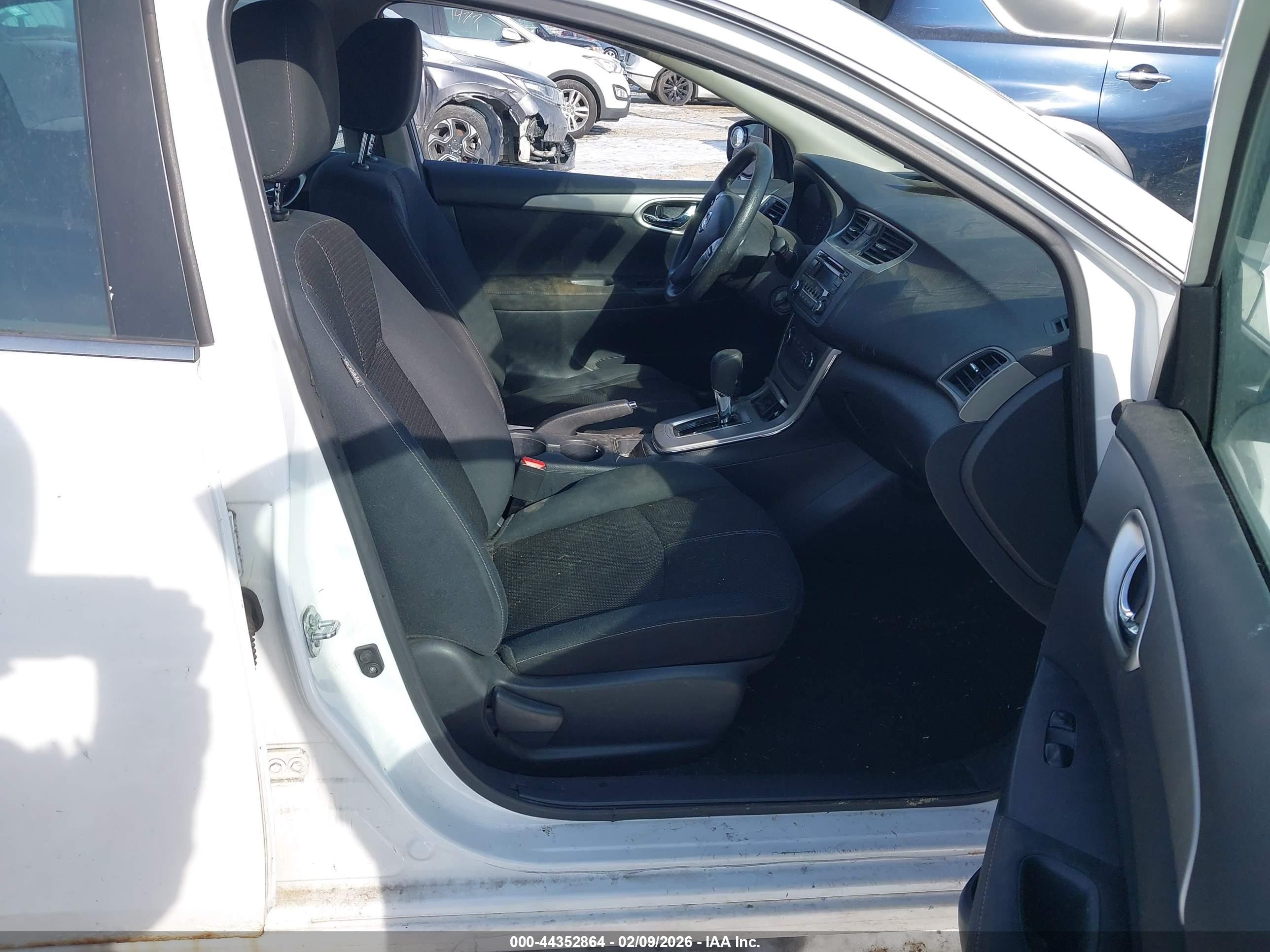 NISSAN SENTRA image 5