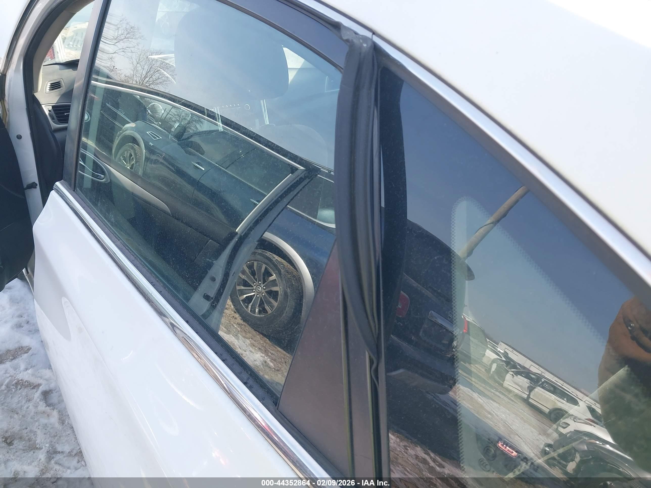 NISSAN SENTRA image 6