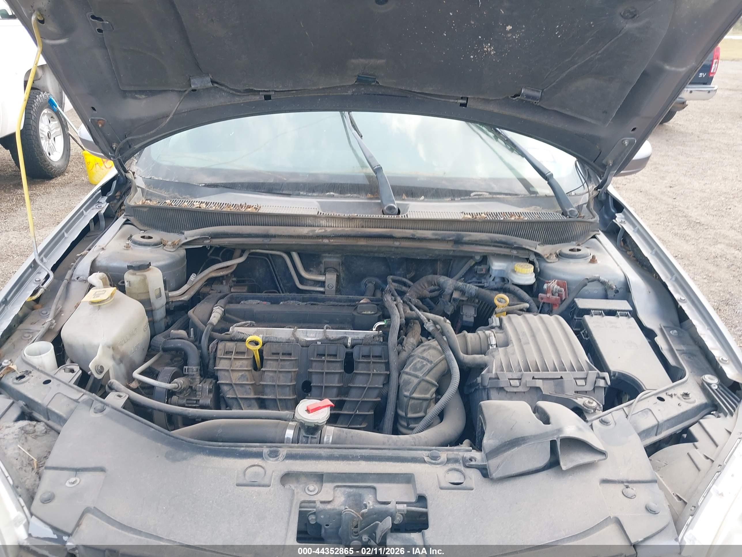 CHRYSLER 200 image 10