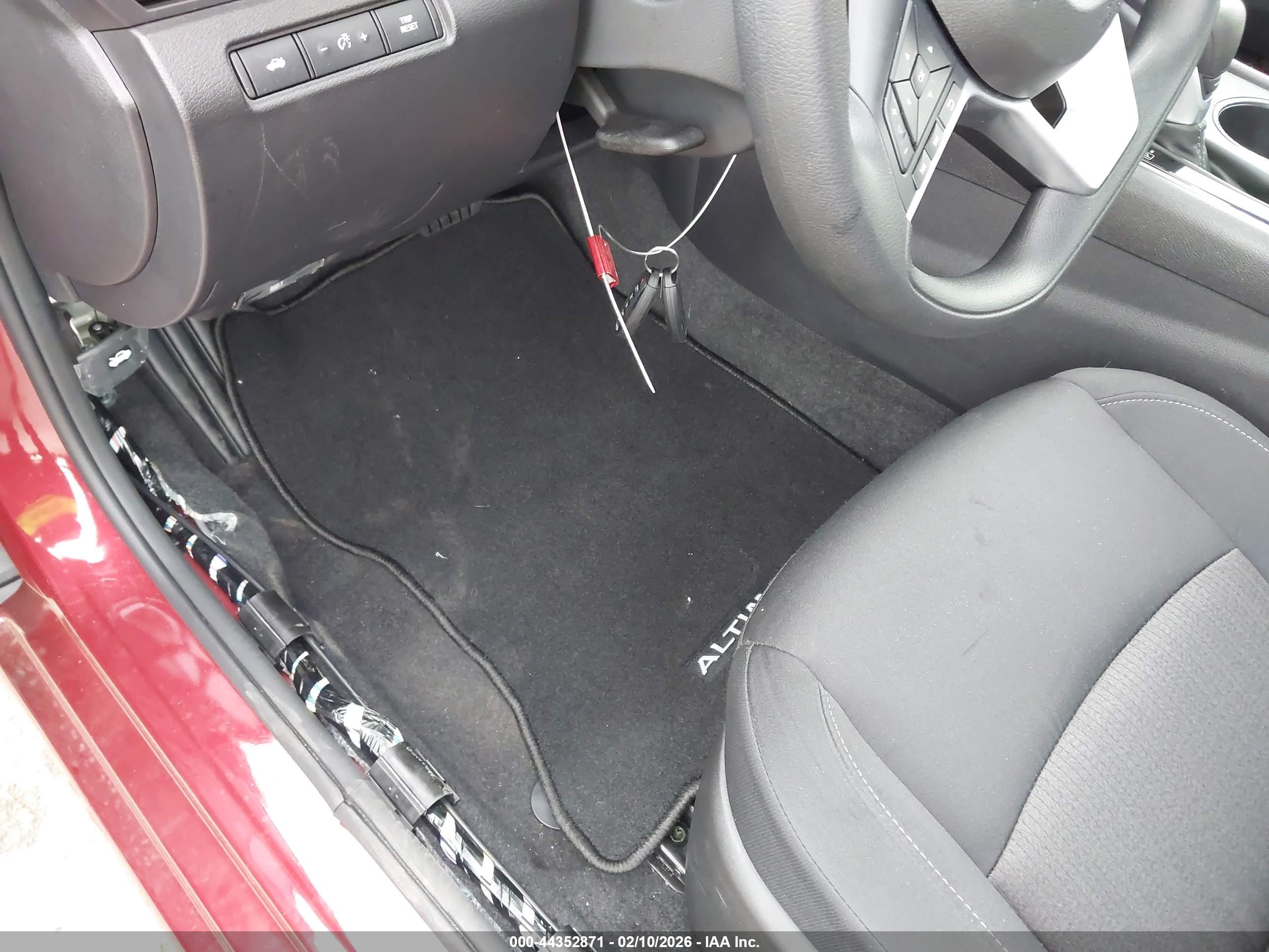 NISSAN ALTIMA image 6