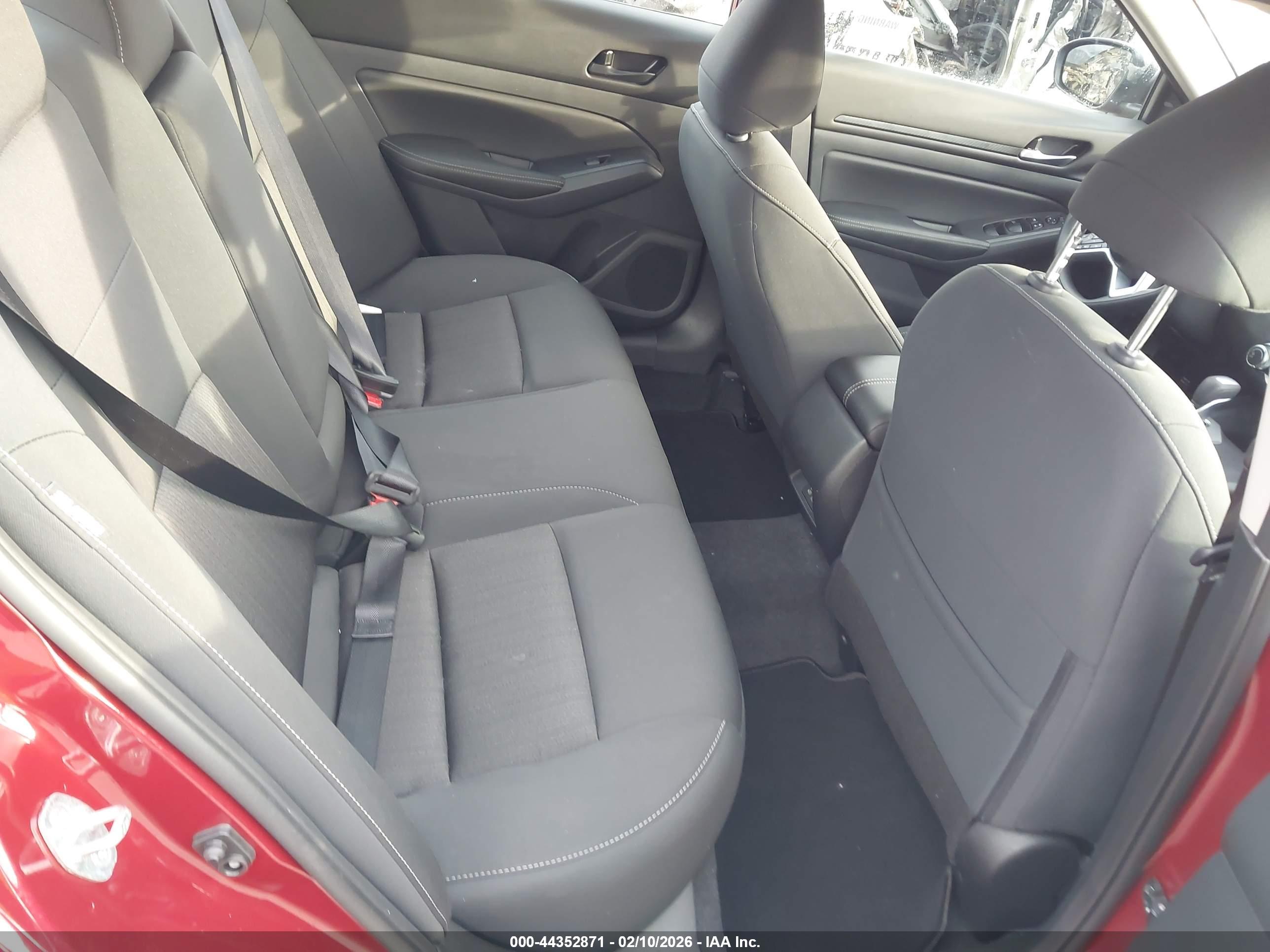 NISSAN ALTIMA image 8