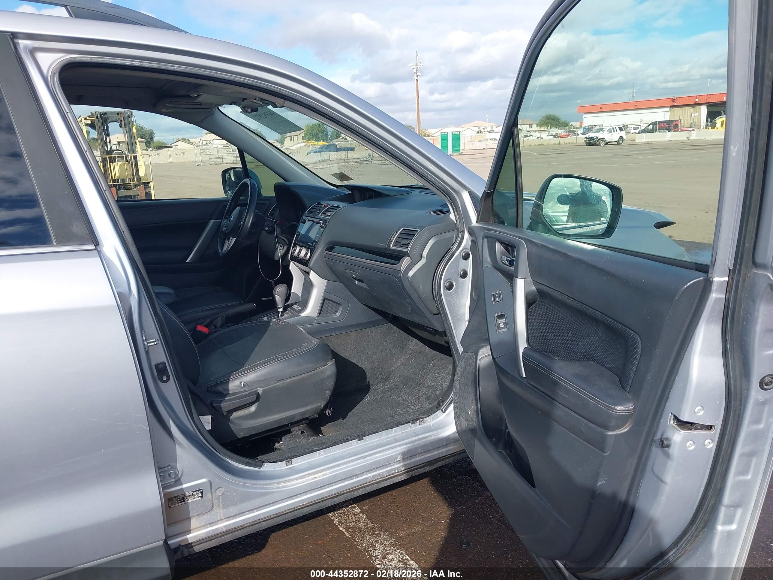 SUBARU FORESTER image 5