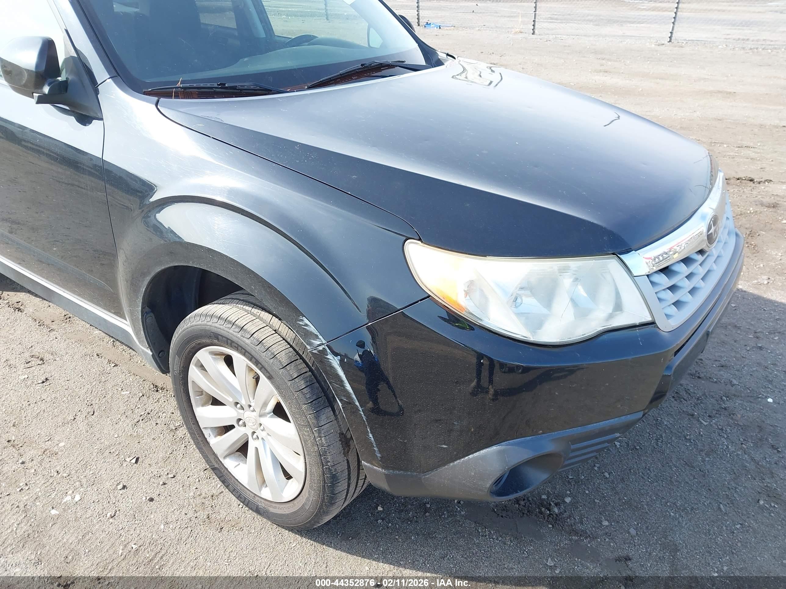 SUBARU FORESTER image 6
