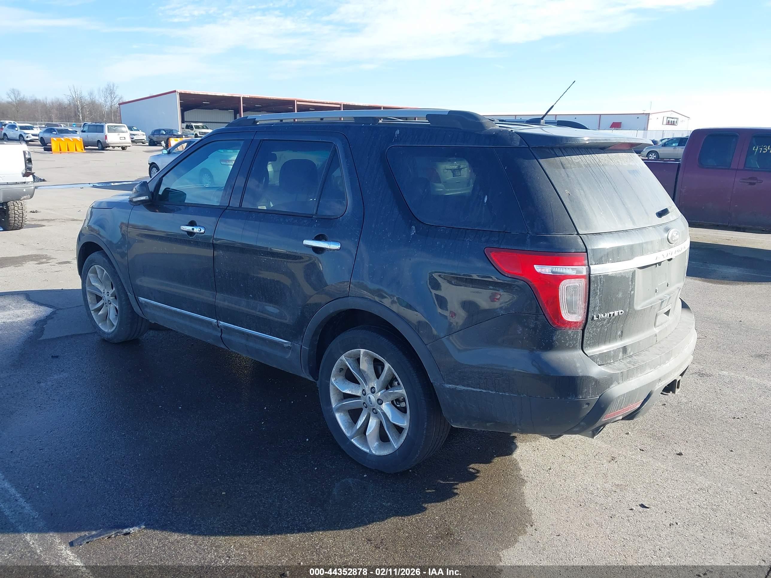 FORD EXPLORER image 3