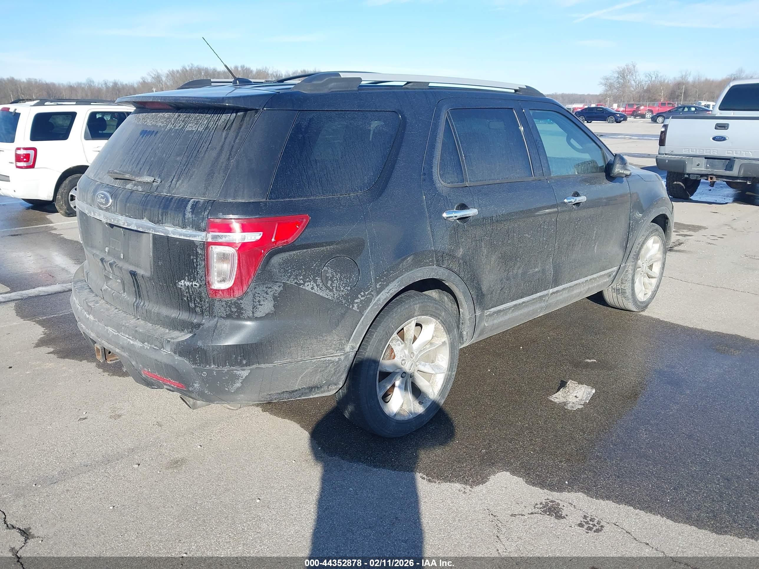FORD EXPLORER image 4